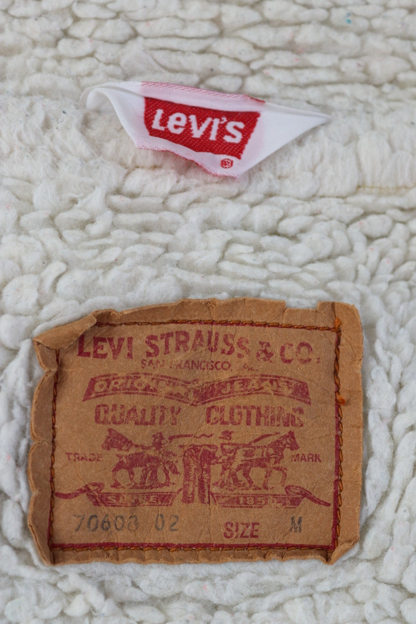 Vintage 1980s 80s Levis Levi Strauss 70608 shearling sherpa lined mid blue denim trucker jacket red tab small e 46" chest workwear