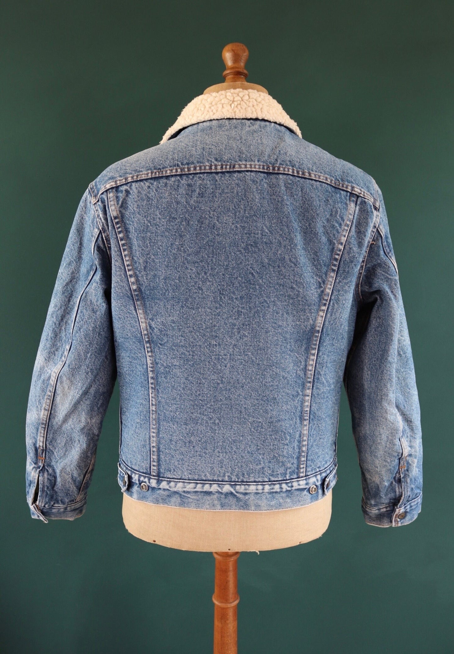 Vintage 1980s 80s Levis Levi Strauss shearling sherpa lined mid blue denim trucker jacket red tab small e 44" chest workwear