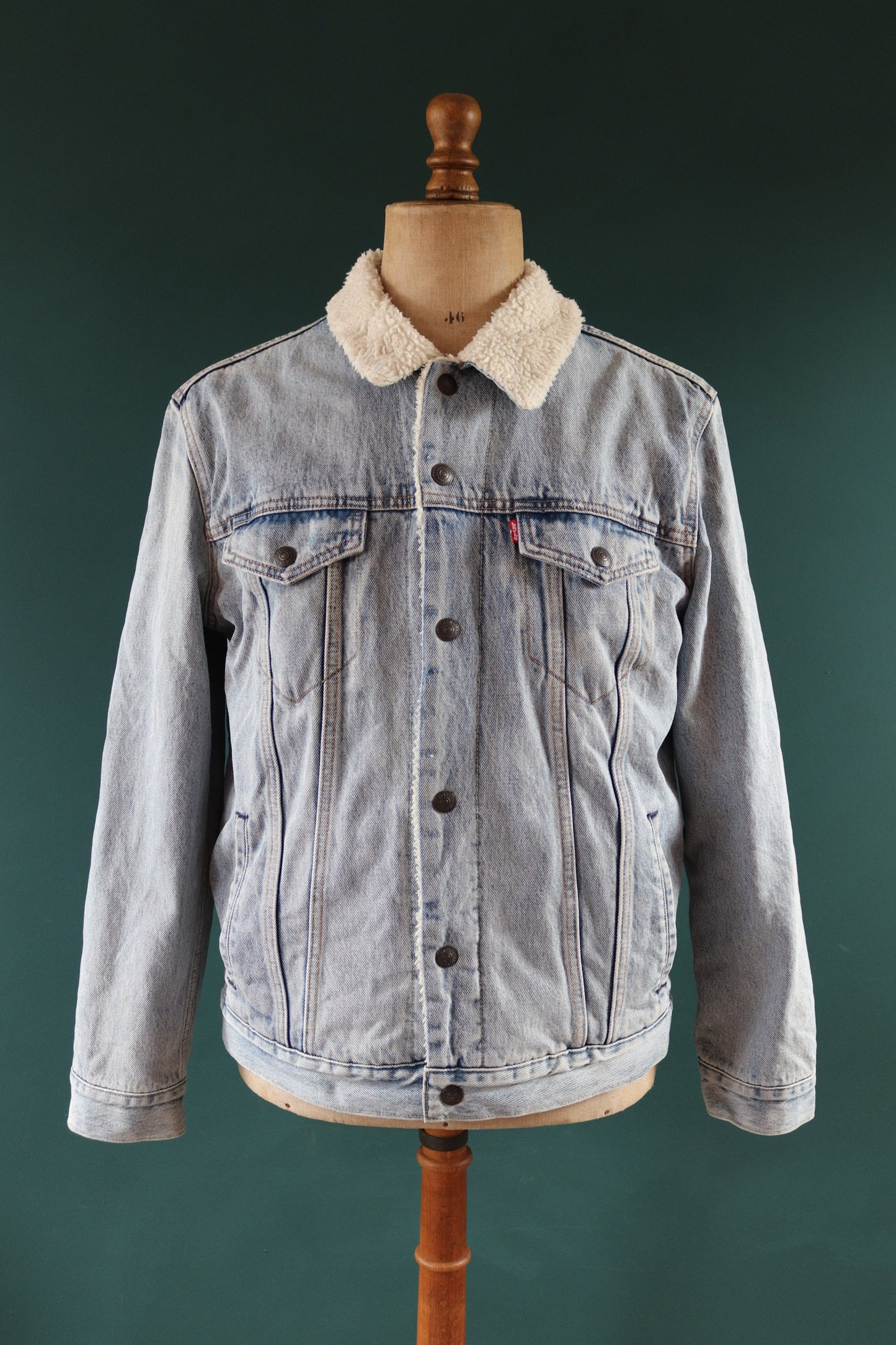 Vintage Levis Levi Strauss shearling sherpa lined mid blue denim trucker jacket red tab big E 47" chest workwear