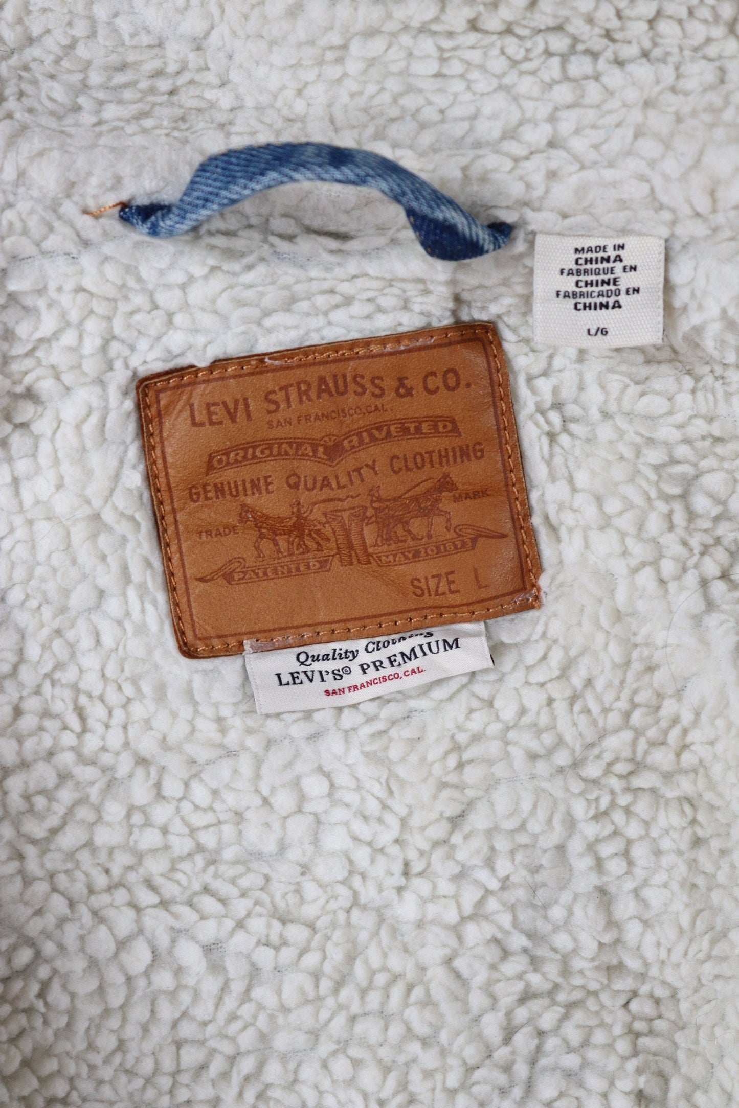 Vintage Levis Levi Strauss shearling sherpa lined mid blue denim trucker jacket red tab big E 47" chest workwear