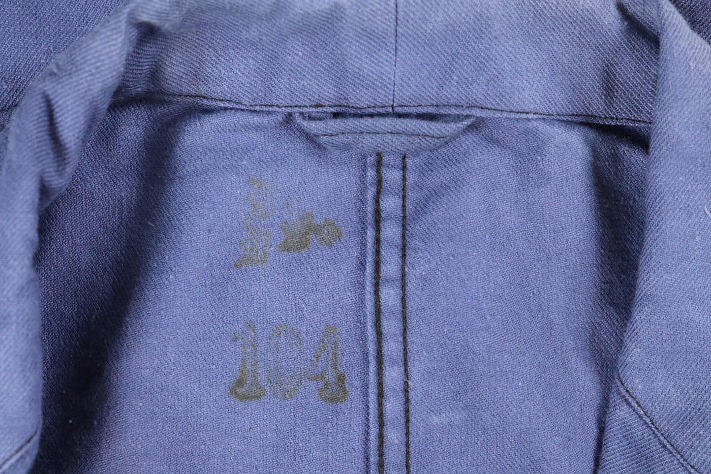 Vintage WW2 workwear jacket 1940s deadstock Swedish military hospital indigo blue cotton twill work chore 47” chest