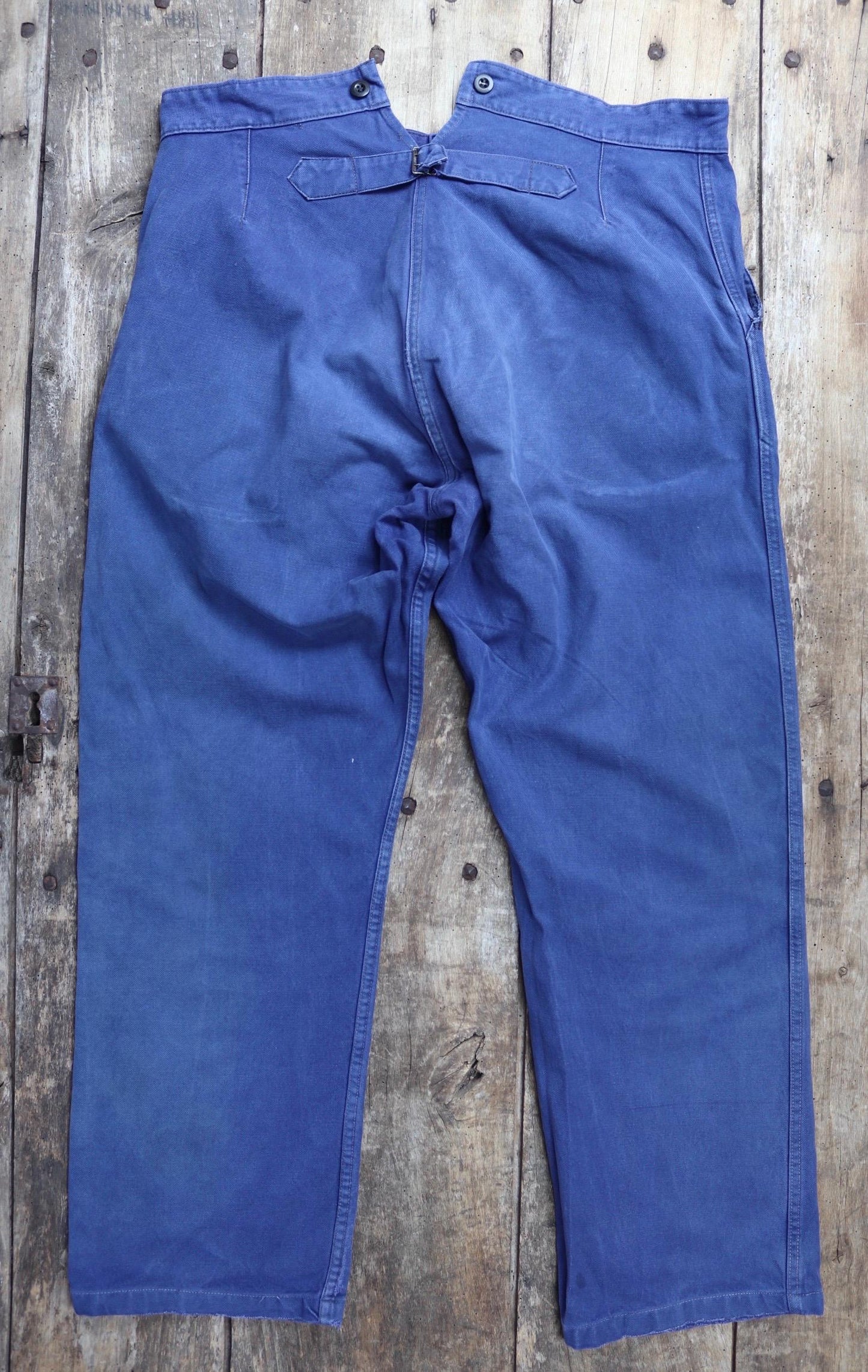 Vintage French workwear trousers pants 1940s 1950s indigo cotton twill work chore 38” x 29” buckle back fishtail