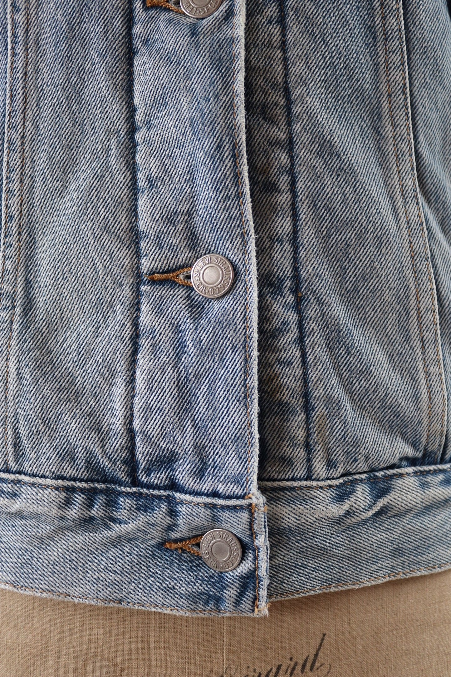Vintage Levis Levi Strauss shearling sherpa lined mid blue denim trucker jacket red tab small e 38" chest workwear