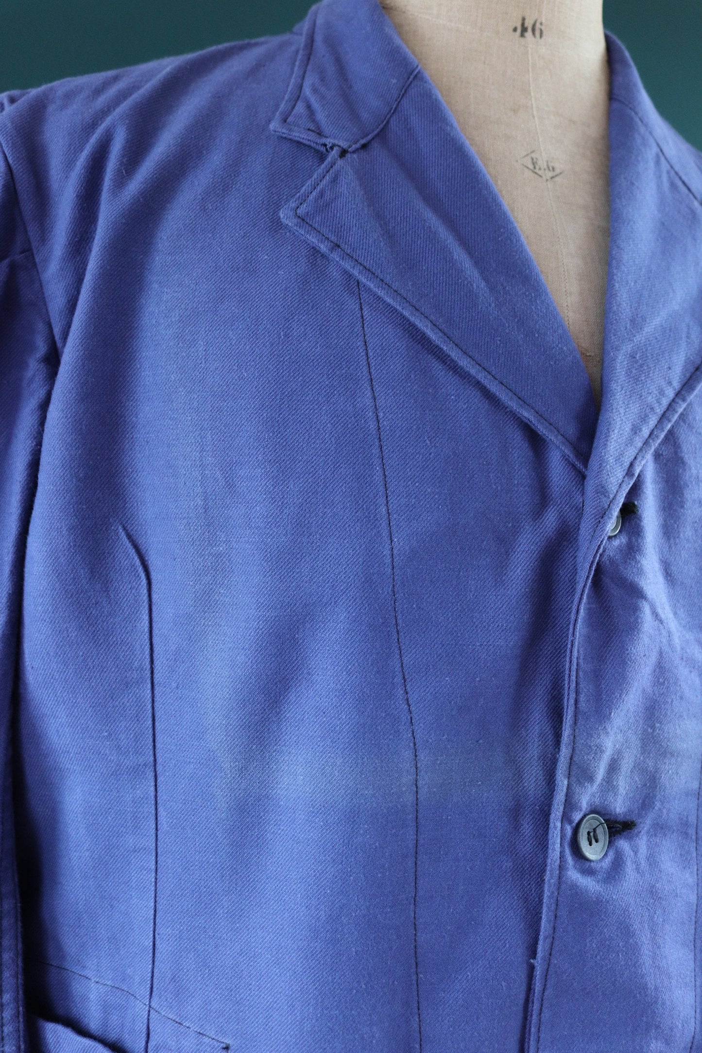 Vintage WW2 workwear jacket 1940s deadstock Swedish military hospital indigo blue cotton twill work chore 47” chest