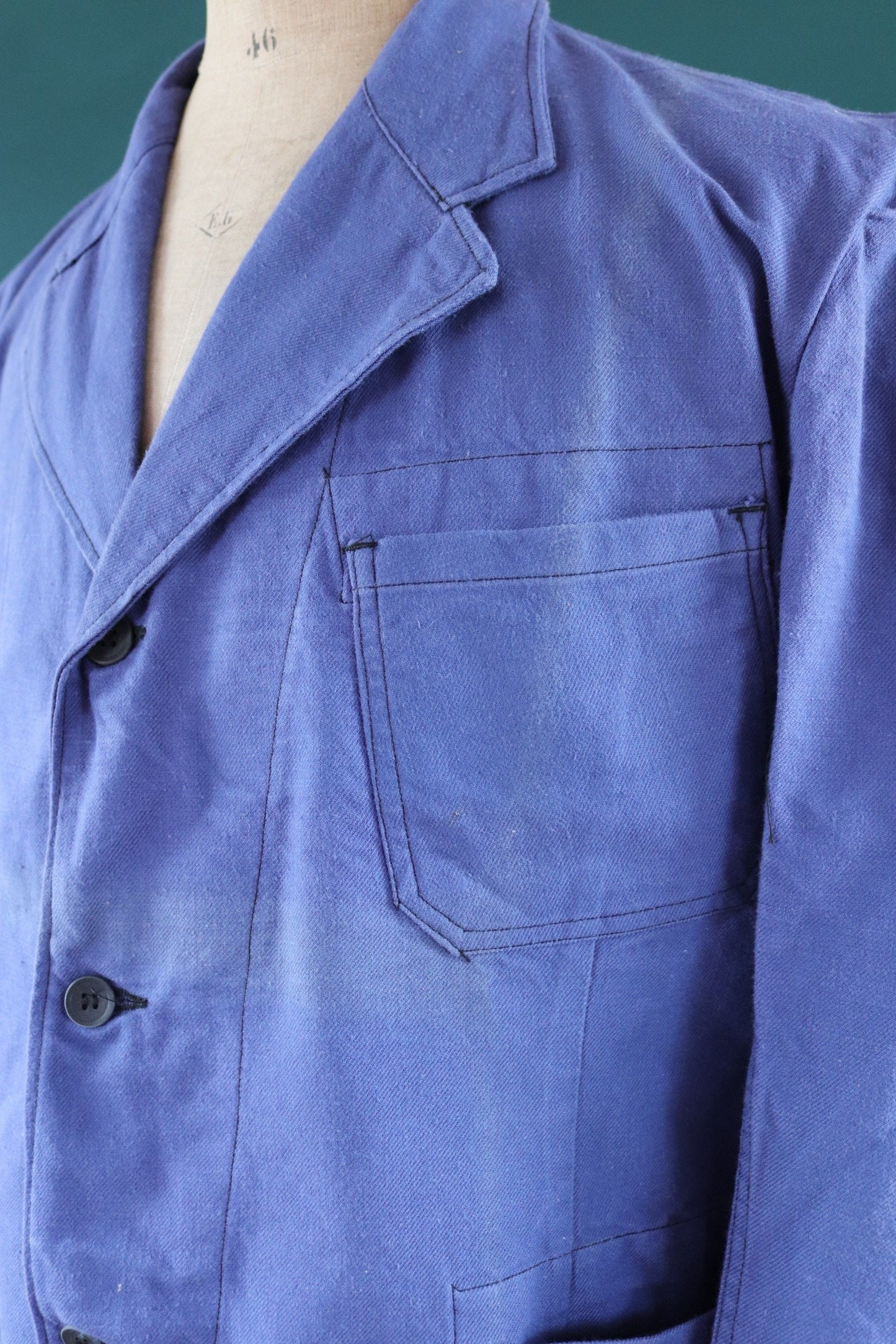 Vintage WW2 workwear jacket 1940s deadstock Swedish military hospital indigo blue cotton twill work chore 47” chest