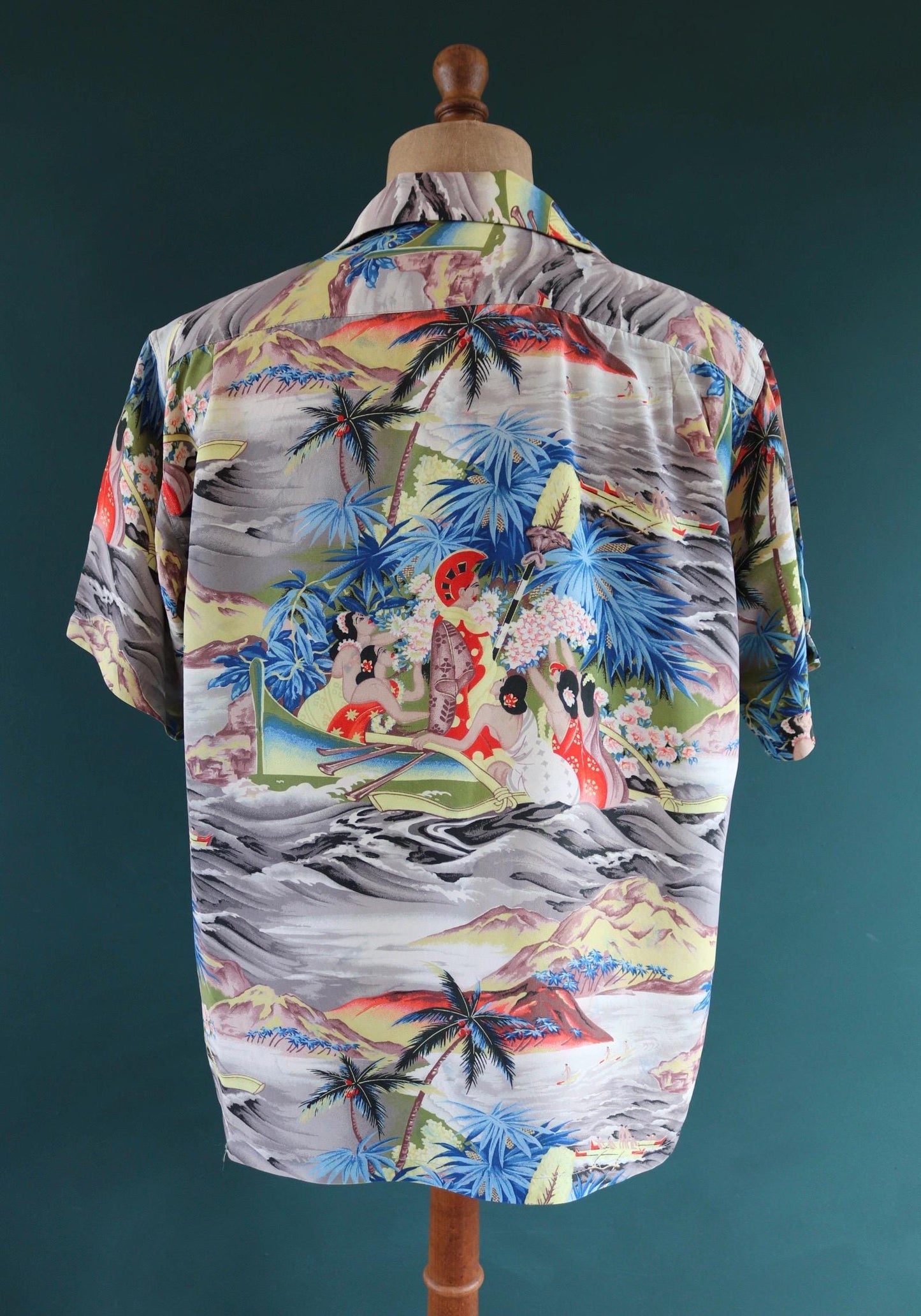 Vintage 1950s 50s Pali Eugene Savage King Kamehameha volcano print rayon Hawaiian tiki shirt Aloha Universal World 46” chest