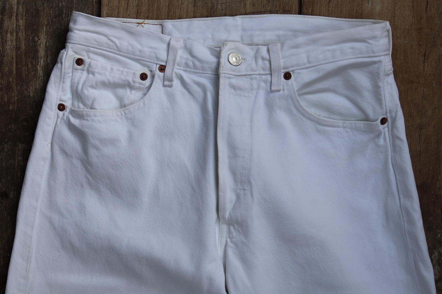 Vintage 2000s 00s Levis 501 Levi Strauss white red tab small e denim jeans button fly 31” x 29” mod