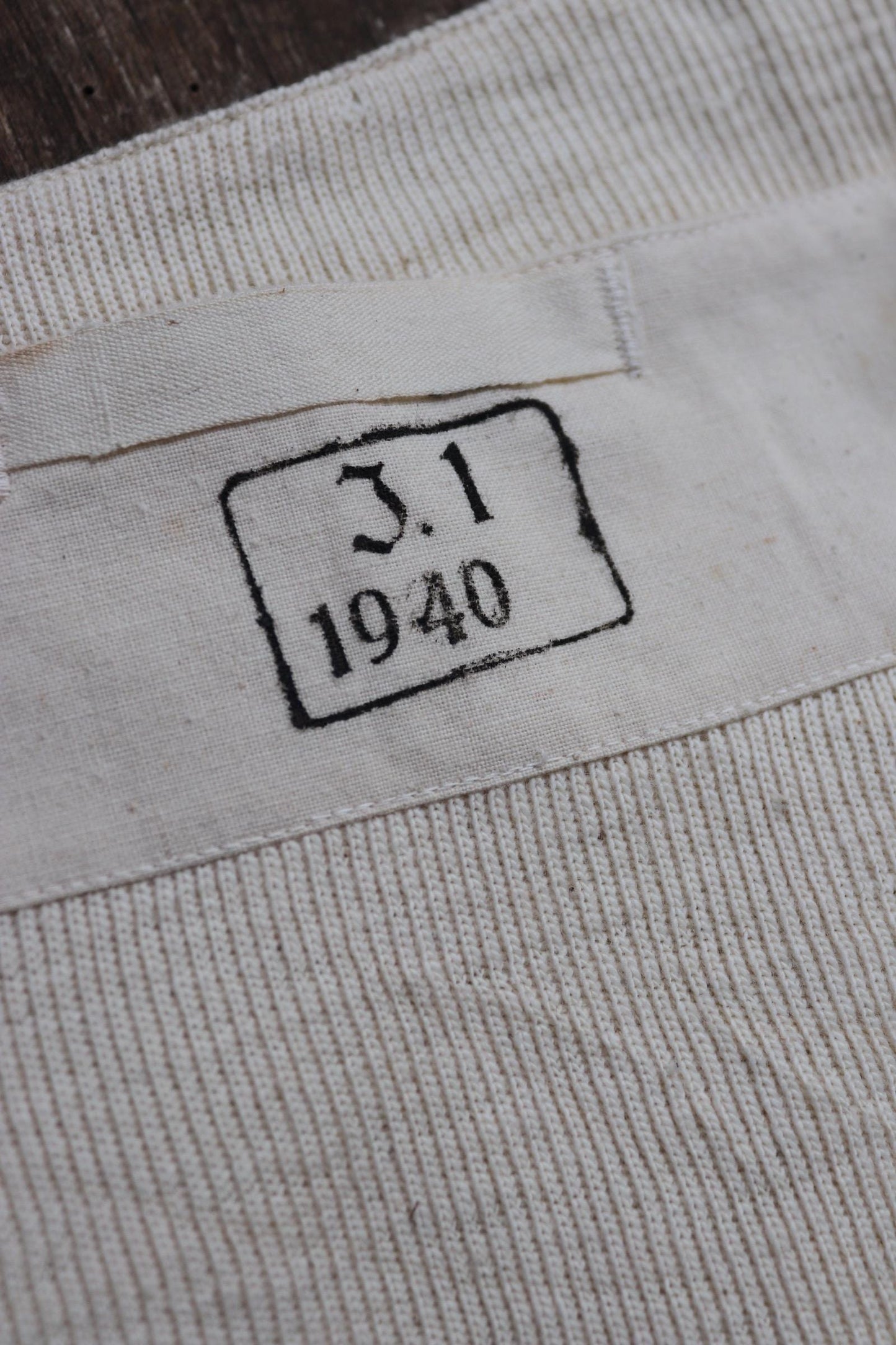 Vintage 1940s WW2 underwear - unworn long johns - Swedish army military - ecru white fleck ribbed cotton - thermal loungewear - 34" x 26"