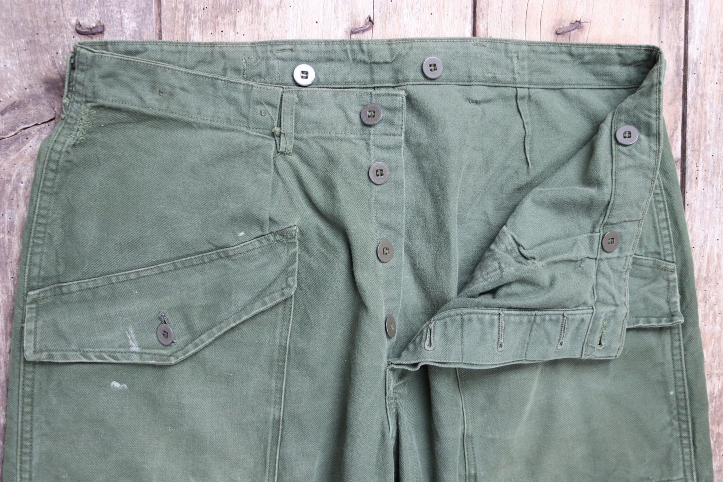 Vintage 1980s 80s Swedish air force military green cotton twill utility cargo trousers pants workwear work chore 36” x 30”