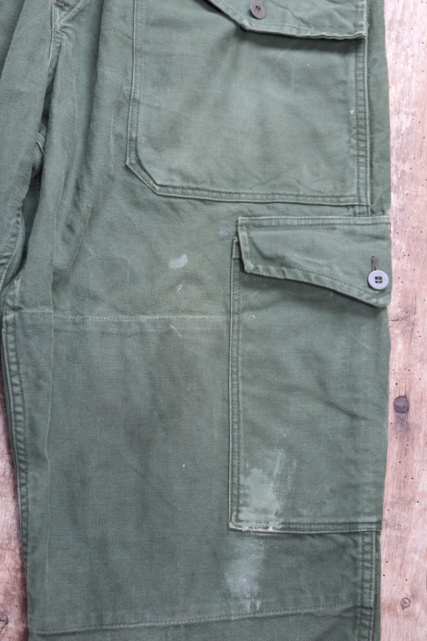 Vintage 1980s 80s Swedish air force military green cotton twill utility cargo trousers pants workwear work chore 36” x 30”