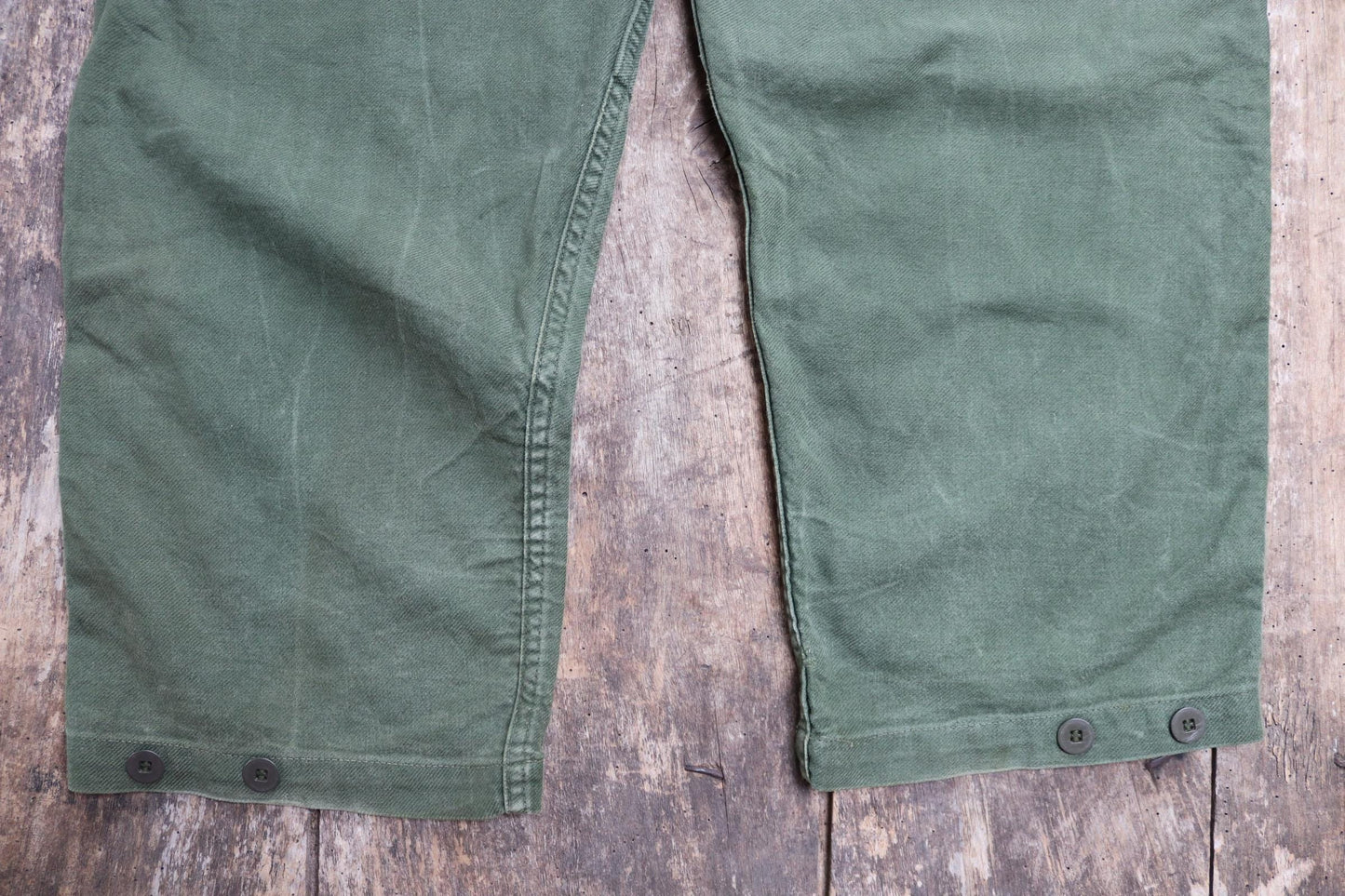 Vintage 1980s 80s Swedish air force military green cotton twill utility cargo trousers pants workwear work chore 36” x 30”