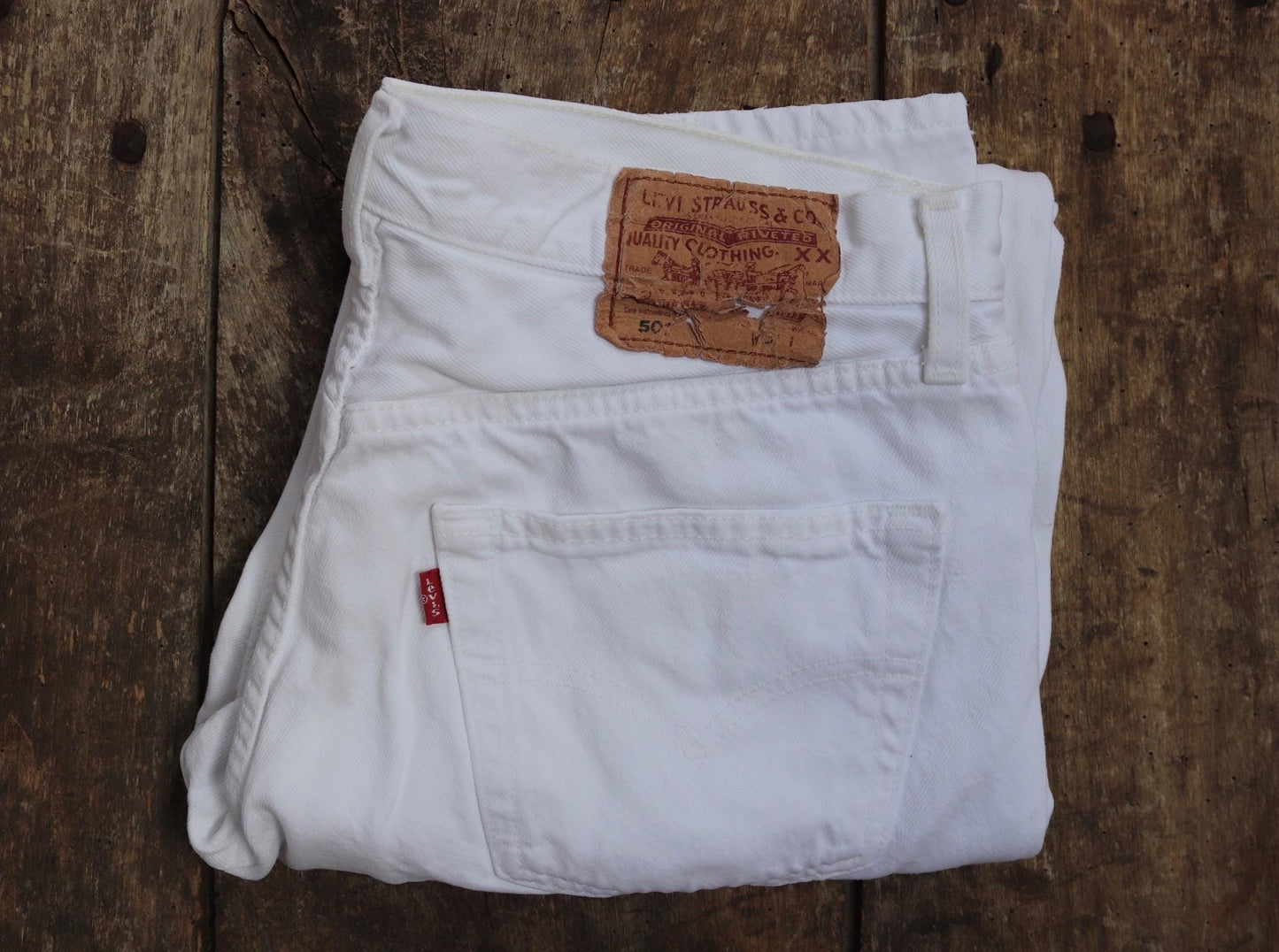 Vintage 2000s 00s Levis 501 Levi Strauss white red tab small e denim jeans button fly 31” x 29” mod
