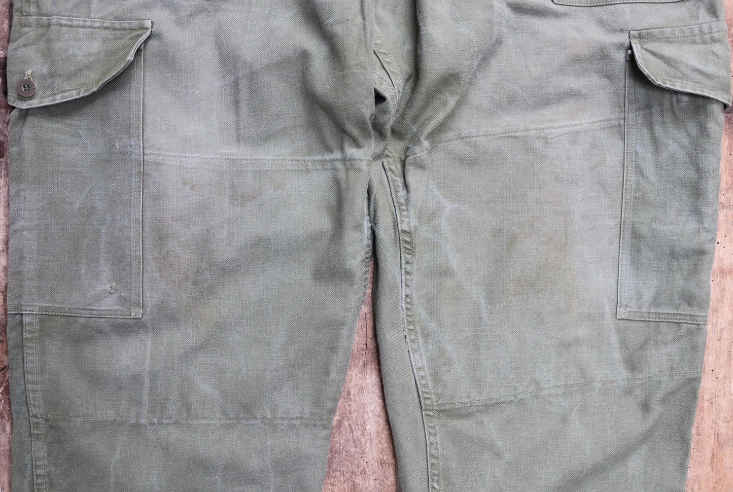 Vintage 1980s 80s Swedish air force military green cotton twill utility cargo trousers pants workwear work chore 45” x 33”