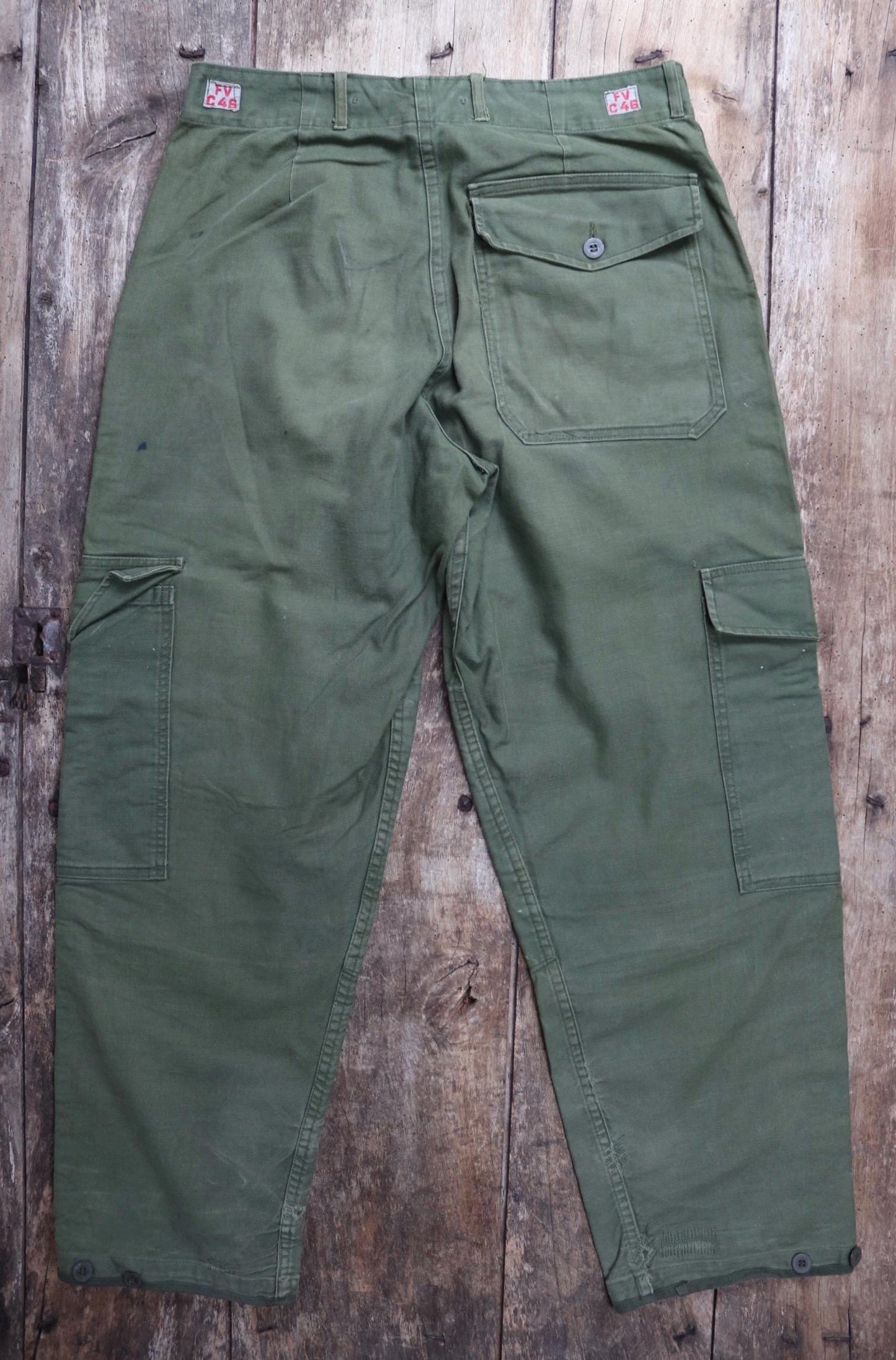 Vintage 1980s 80s Swedish air force military green cotton twill utility cargo trousers pants workwear work chore 32” x 30”