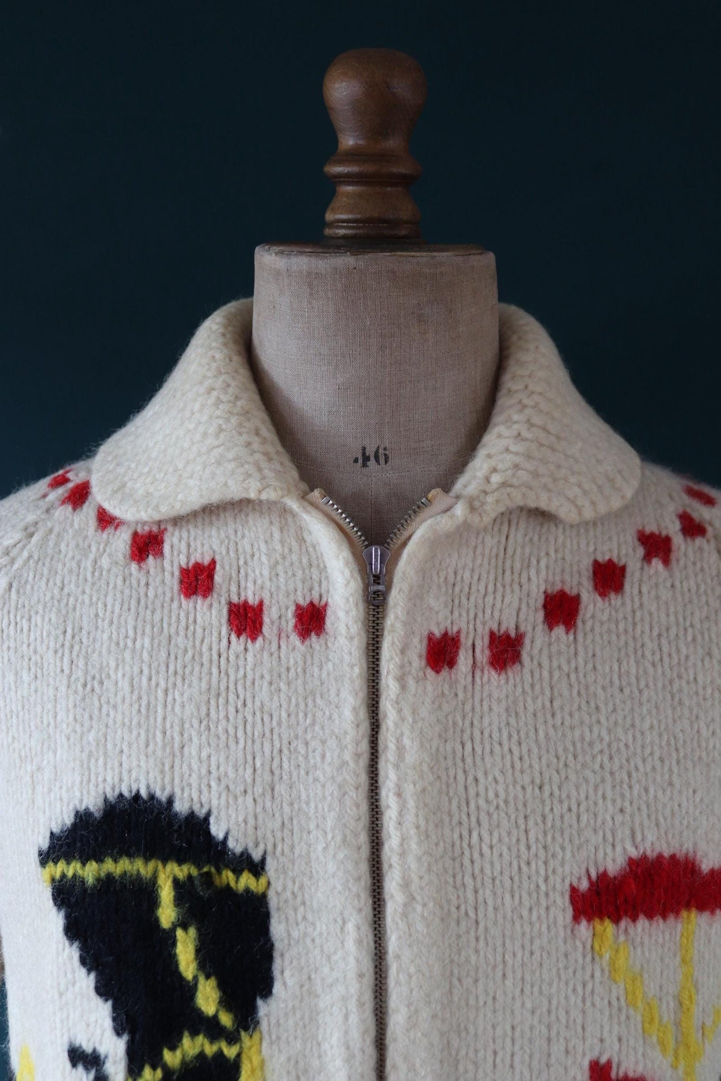 Vintage 1960s 60s hand knitted cream black red thick wool cowichan sweater cardigan jumper knit zipper shawl collar 45” chest veteran car