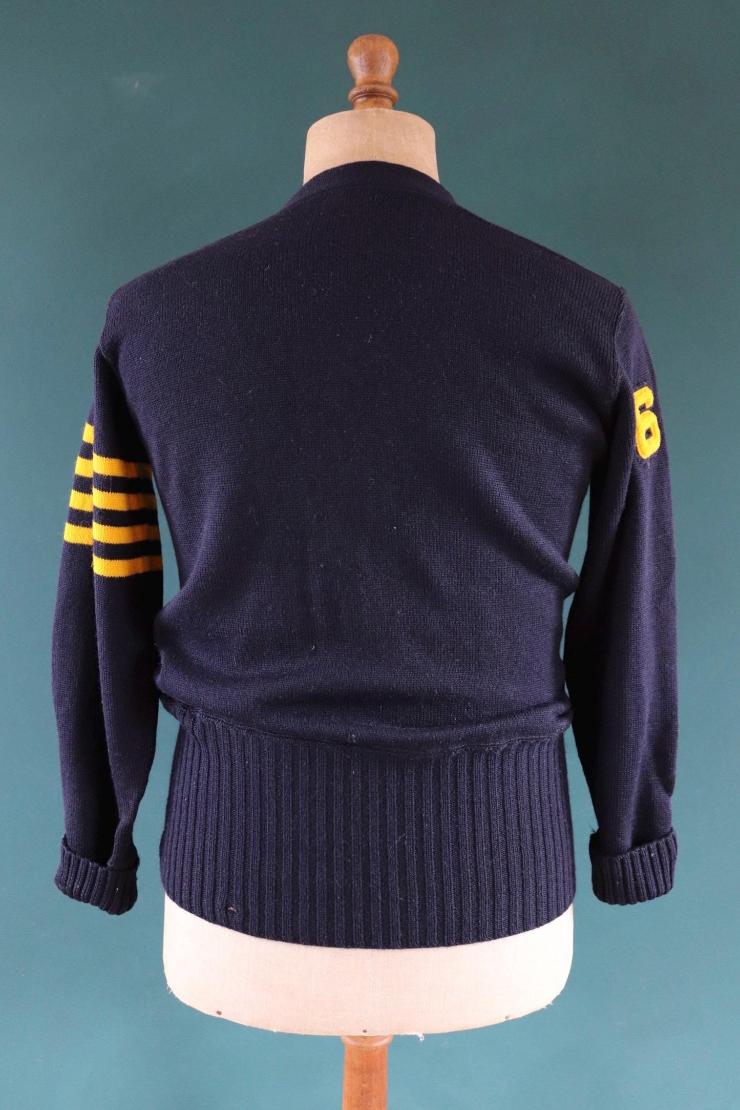 Vintage 1960s 60s American USA blue wool knitted varsity Ivy League style v neck long rib A chenille patch jumper sweater knitwear 40” chest
