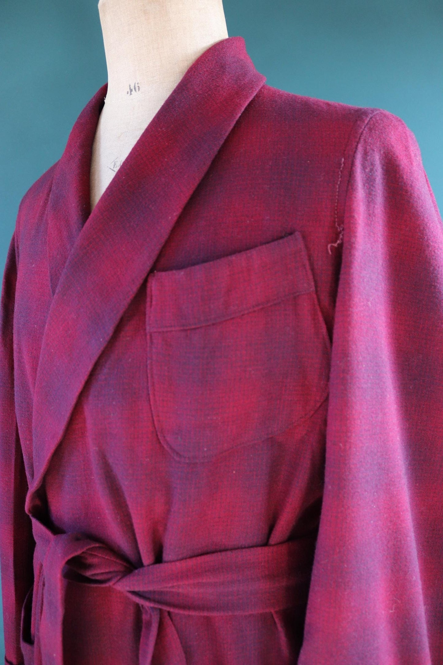 Vintage 1930s 30s 1940s 40s Pendleton red burgundy maroon tartan shadow plaid wool dressing gown robe belted made in USA smoking jacket 50”