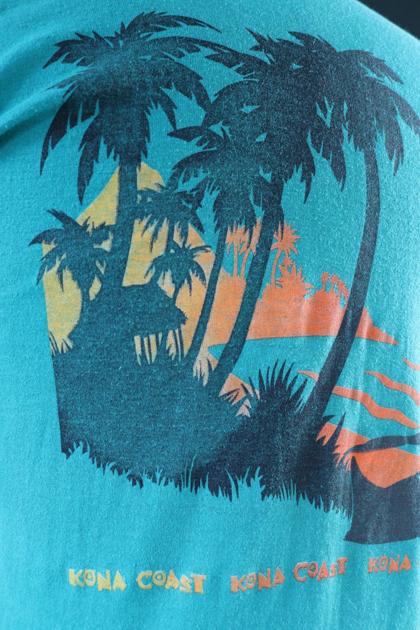 Vintage 1980s 80s 1990s 90s teal green Kona Coast surf palm tree print sports sportswear pocket t shirt 38” chest