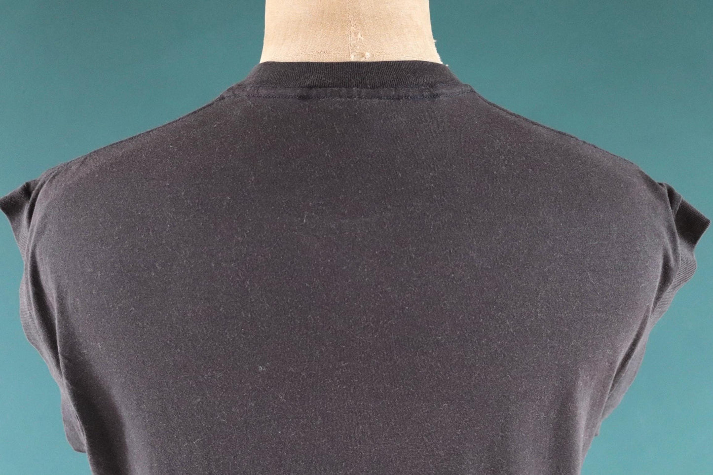 Vintage 1980s 90s t shirt - Giant vest - faded black - Trust Me wolf - sportswear singlet - 41” chest