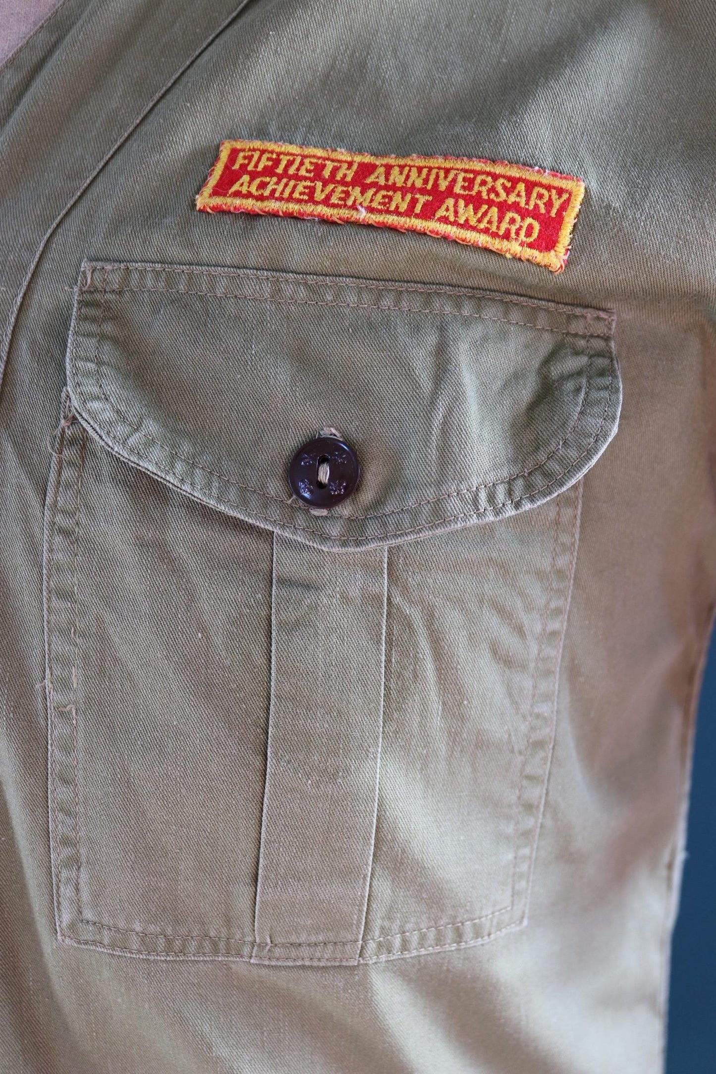 Vintage 1950s 1960s BSA shirt khaki green cotton Boy Scouts of America summer camp camping 40" chest patches