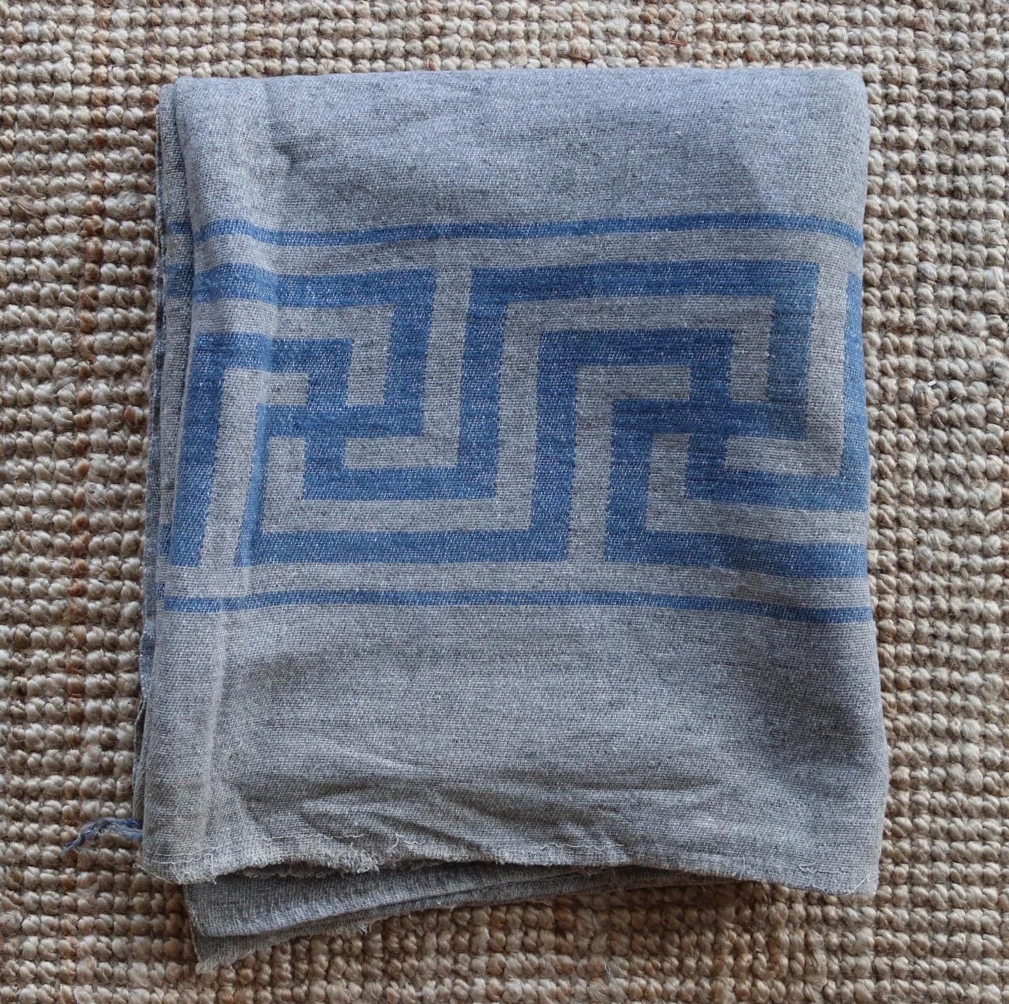 Vintage Whirling Log blanket rug 1930s 1940s grey blue South Western woven picnic camping sofa wall hanging 64" x 74" car van
