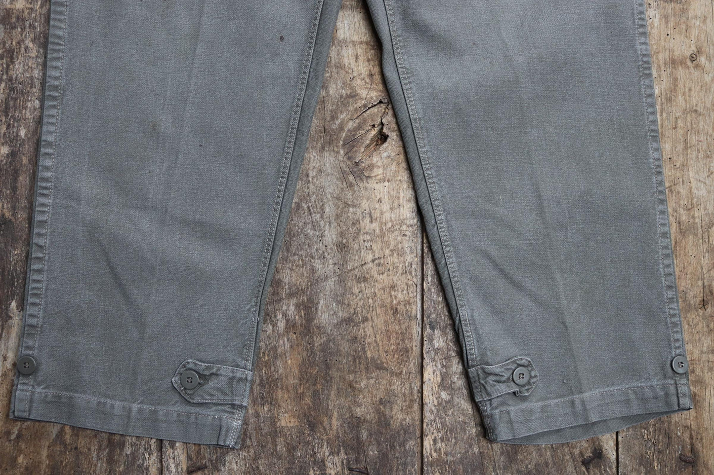 Vintage cargo pants trousers 1940s 1950s Swedish military women’s cotton twill utility field workwear work chore 26” 28” x 28”