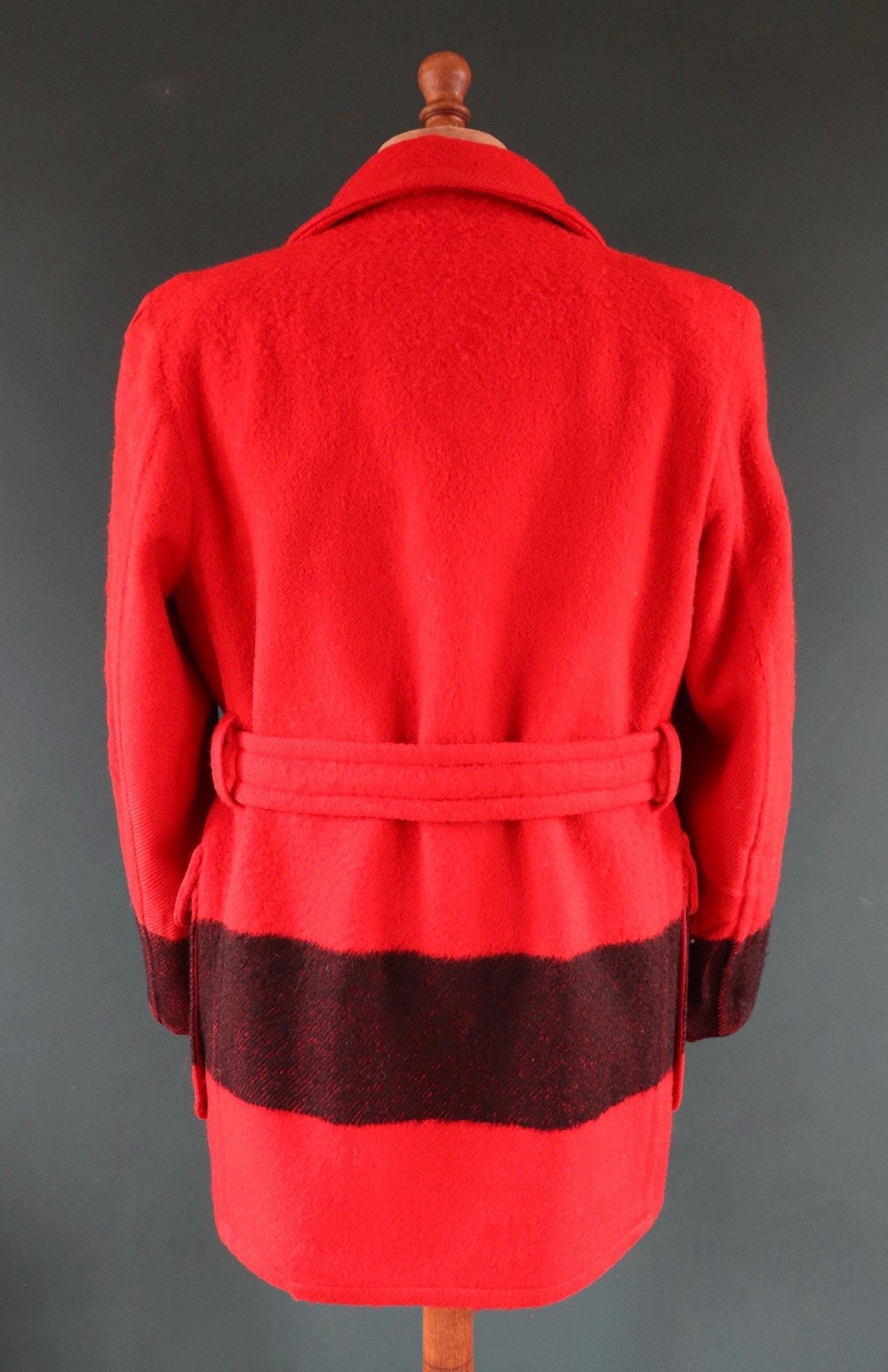 Vintage 1940s 40s 1950s 50s Hudsons Bay red black stripe wool winter mackinaw coat jacket belted double breasted Canada 48" 4 point blanket