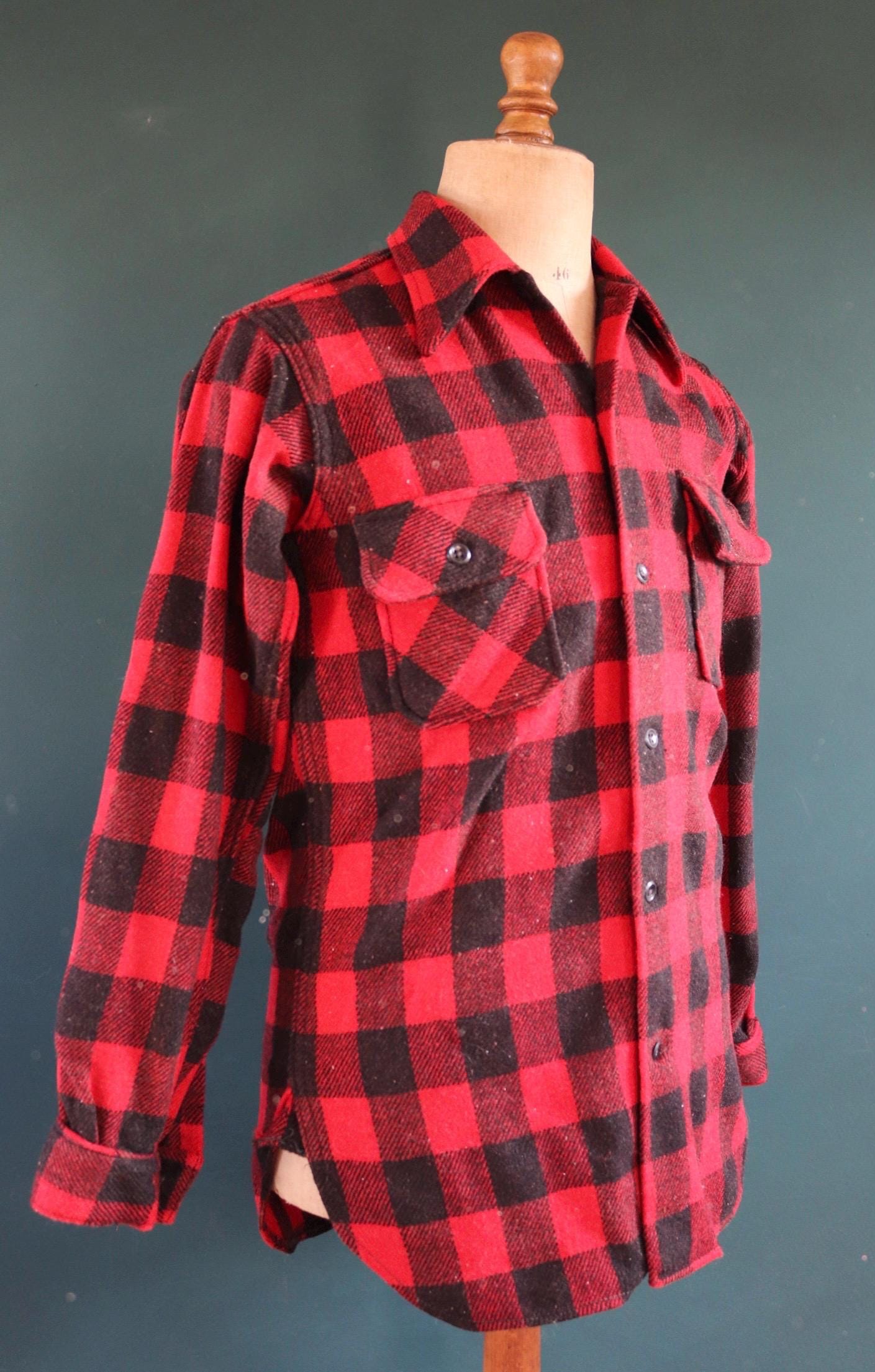 Vintage 1960s 60s red black buffalo plaid thick wool shirt Soo Wool 39” chest hunting camping workwear hunting logger