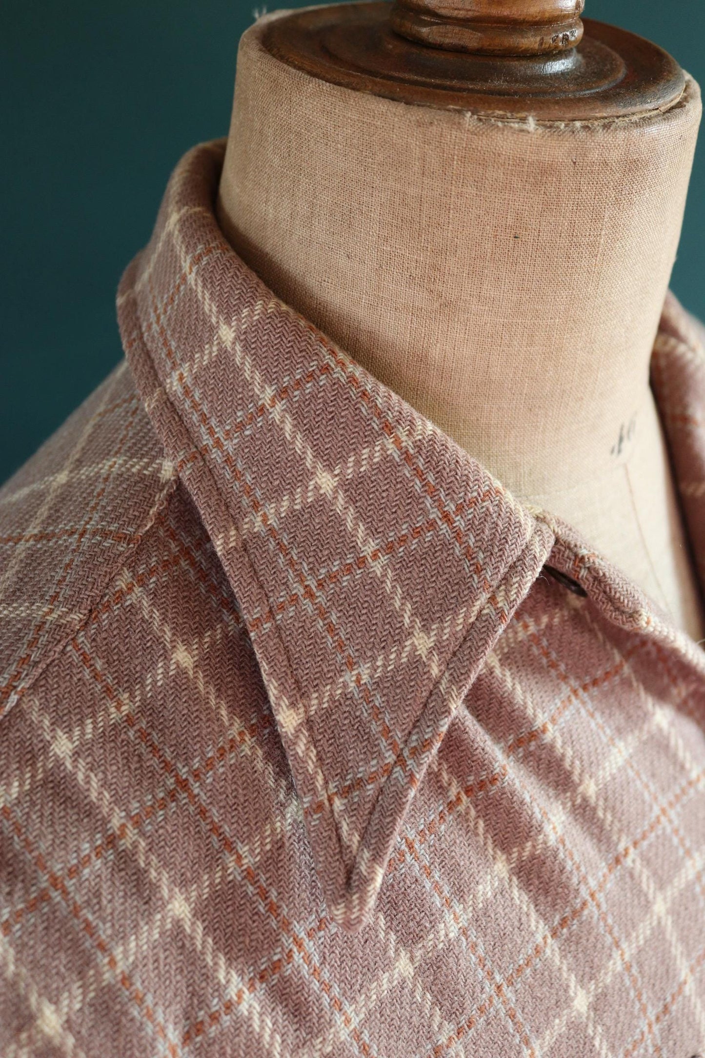 Vintage 1940s 40s Arrow brown lavender heather wool plaid checked shirt 46” chest swallowtail collar