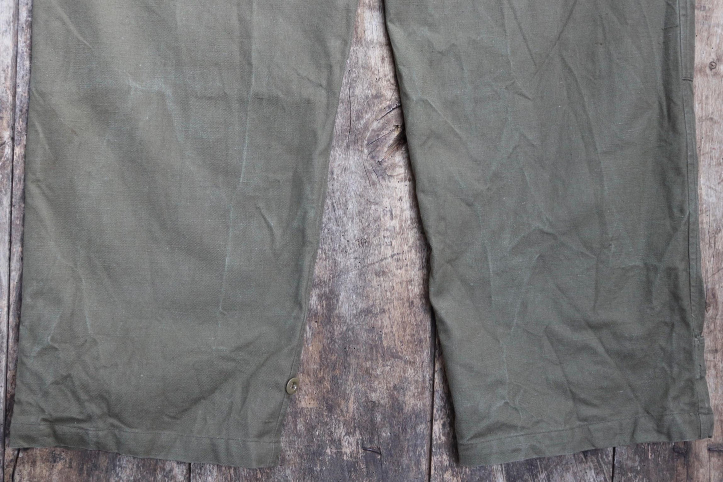 Vintage French workwear trousers cargo pants M47 M-47 khaki green 1940s 1950s cotton overalls army military 37” x 31” work chore
