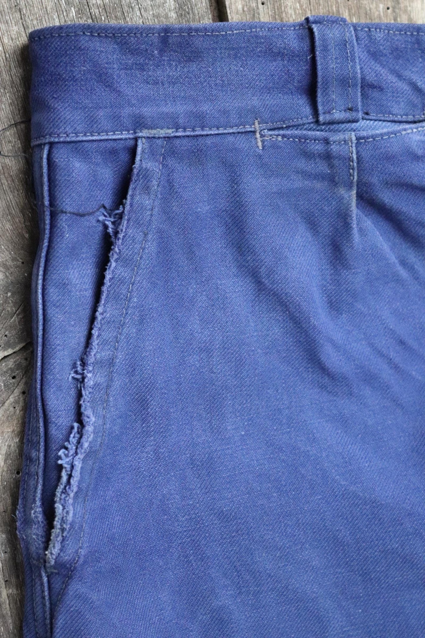 Vintage French workwear trousers pants indigo cotton twill 1940s 1950s work chore 32” x 27”