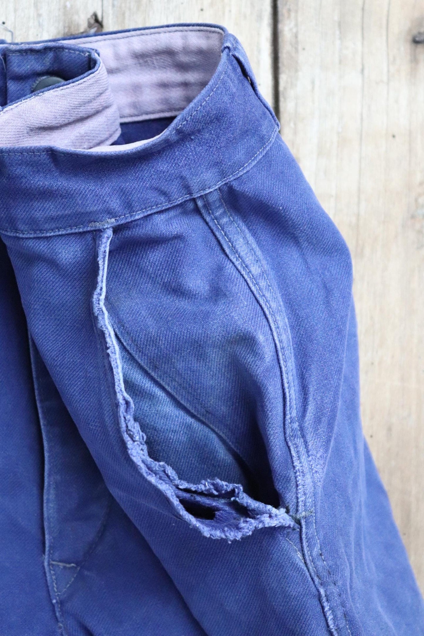 Vintage French workwear trousers pants indigo cotton twill 1940s 1950s work chore 32” x 27”