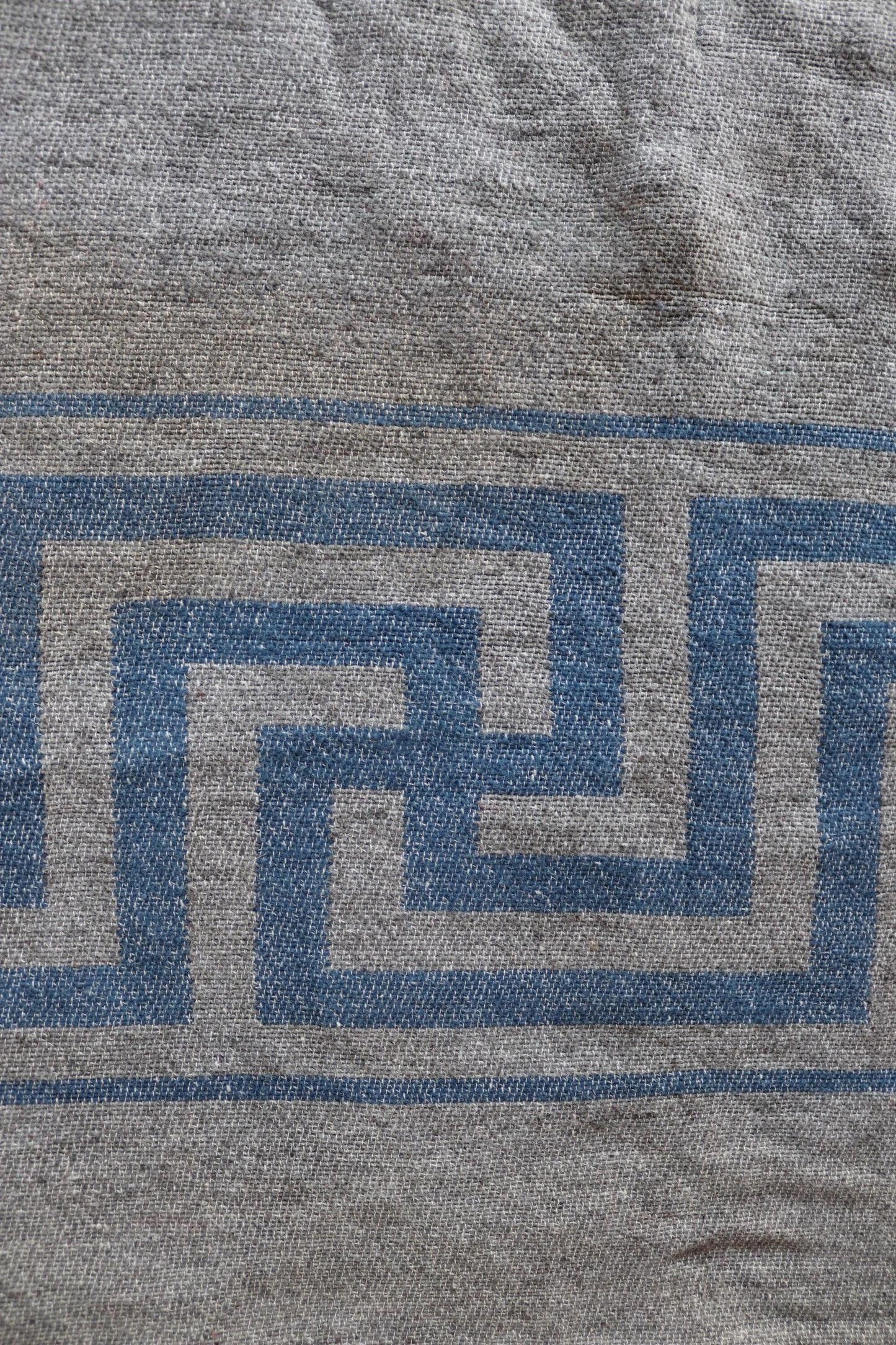Vintage Whirling Log blanket rug 1930s 1940s grey blue South Western woven picnic camping sofa wall hanging 64" x 74" car van
