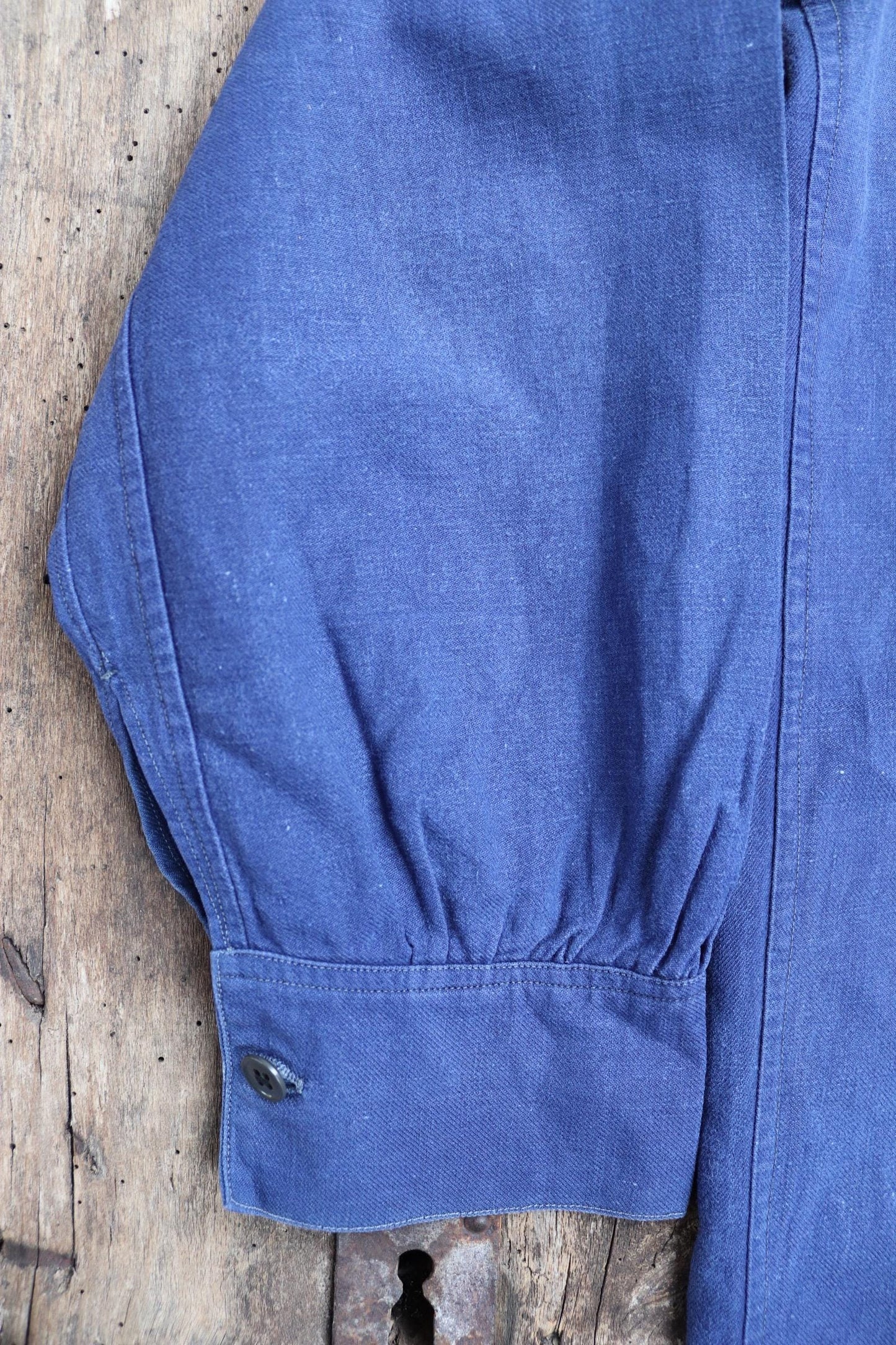 Vintage French workwear shirt 1940s indigo blue cotton work smock pop over 40” chest chore sun faded
