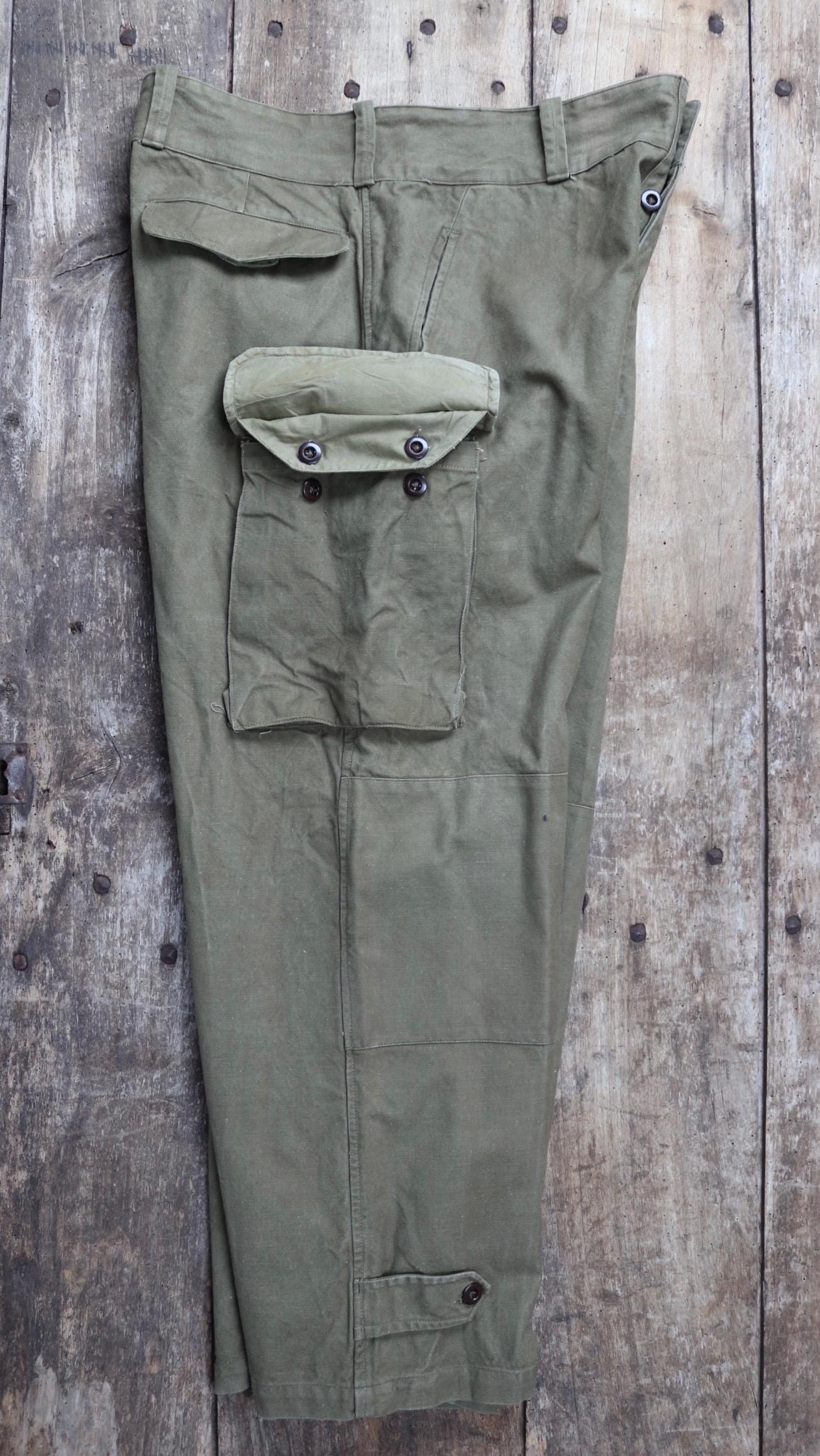 Vintage French workwear trousers cargo pants M47 M-47 khaki green cotton overalls army military 35” x 27” 1940s 1950s work chore