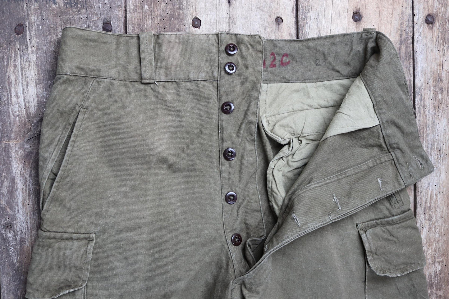 Vintage French workwear trousers cargo pants M47 M-47 khaki green cotton overalls army military 35” x 27” 1940s 1950s work chore