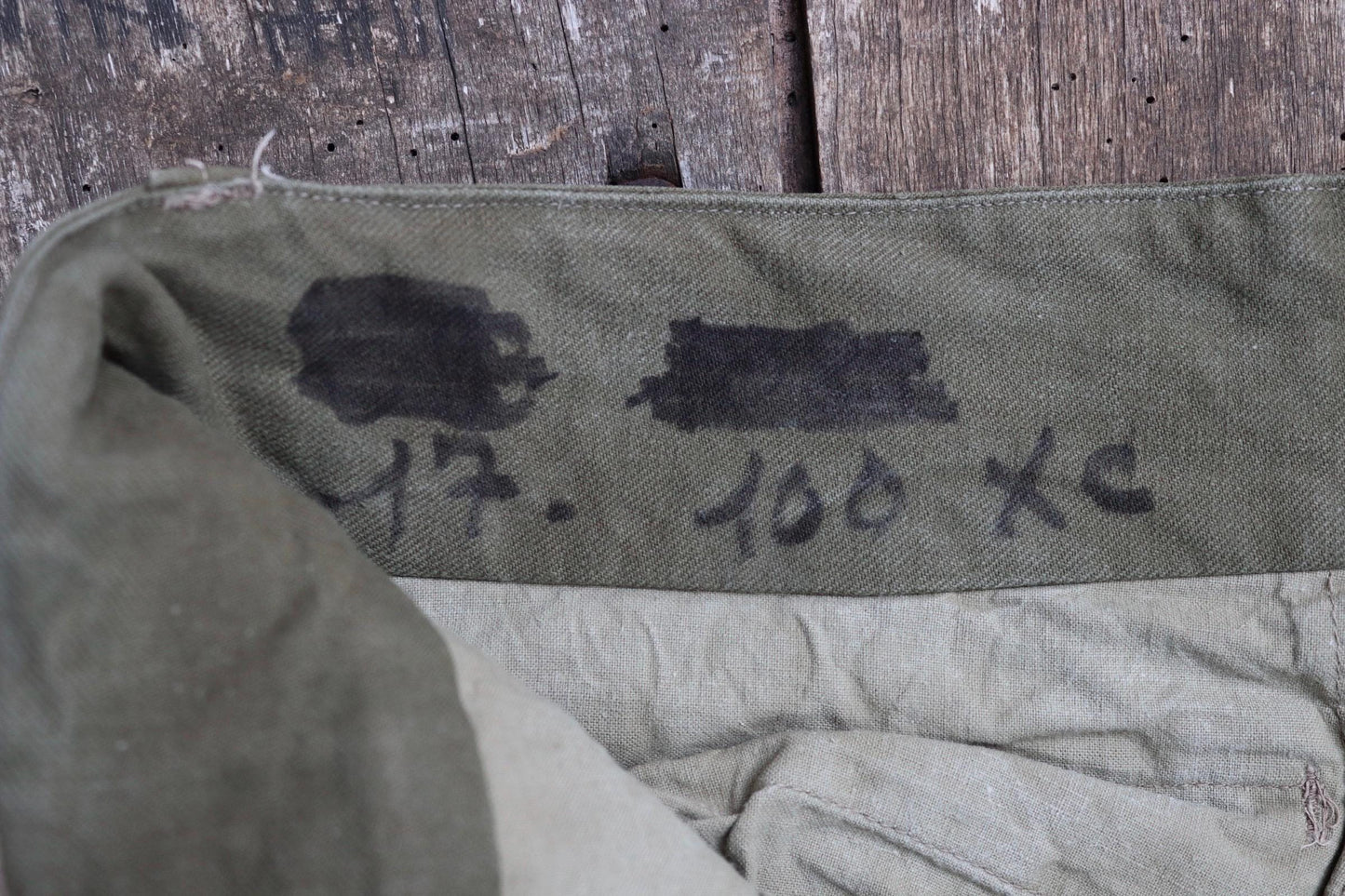 Vintage French workwear trousers cargo pants 1940s 1950s M47 M-47 khaki green cotton overalls army military 37” x 29” work chore