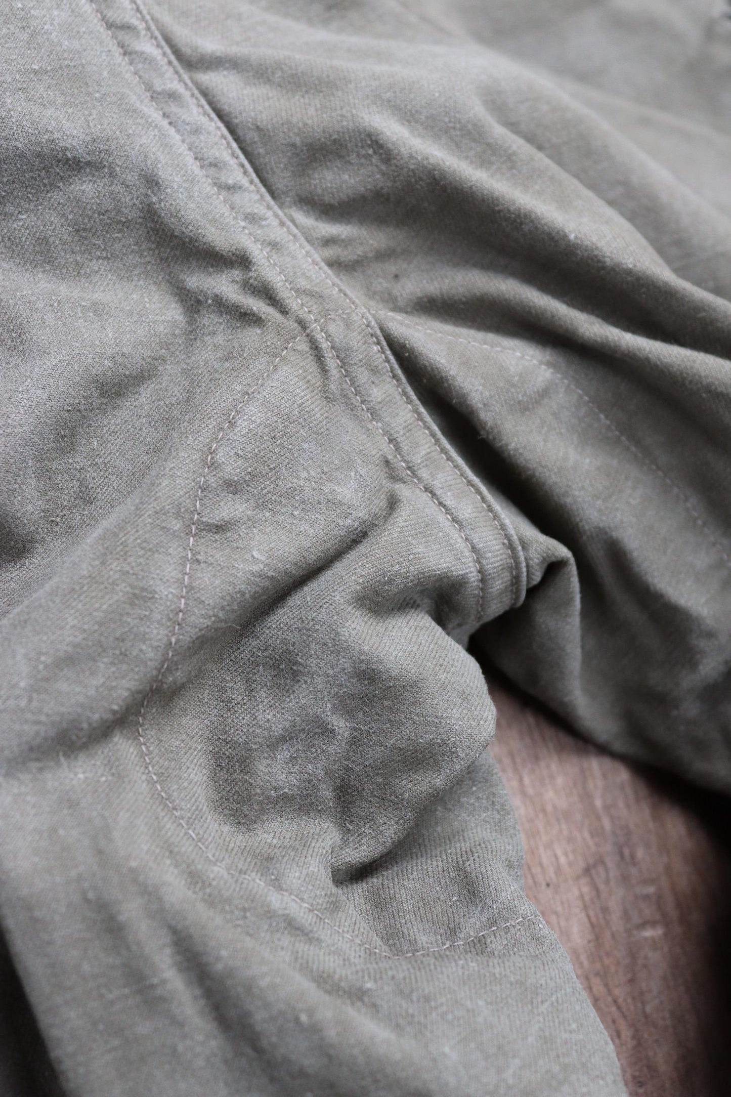 Vintage French workwear trousers cargo pants 1940s 1950s M47 M-47 khaki green cotton overalls army military 37” x 29” work chore