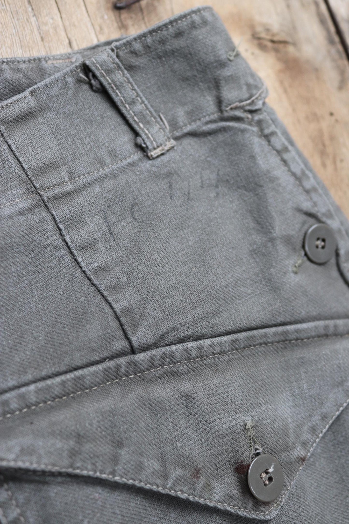 Vintage cargo pants trousers 1940s 1950s Swedish military women’s cotton twill utility field workwear work chore 26” 28” x 28”