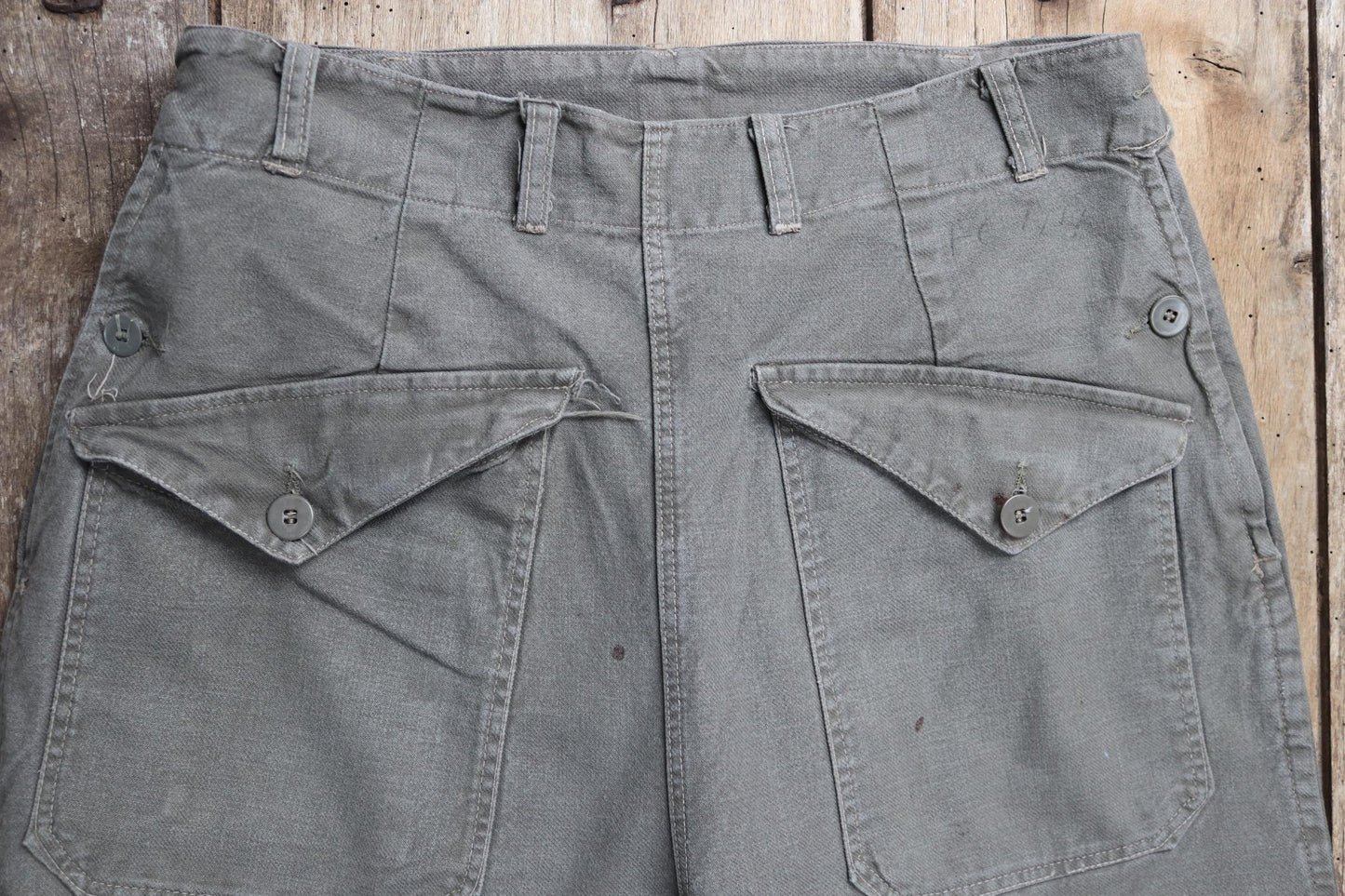 Vintage cargo pants trousers 1940s 1950s Swedish military women’s cotton twill utility field workwear work chore 26” 28” x 28”