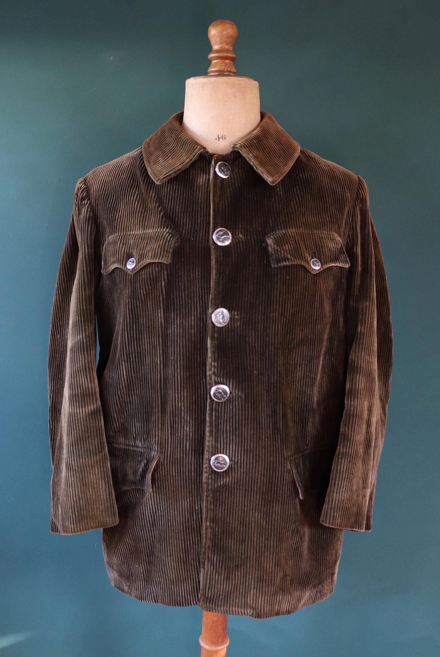 Vintage French workwear jacket brown velours corduroy 1940s 1950s hunting shooting 46” chest chore venery scene buttons
