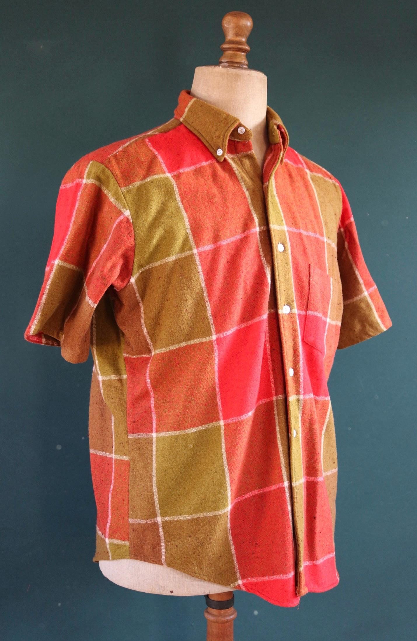Vintage 1970s 70s Kennington California nubby windowpane checked short sleeve button down collar shirt mustard red 47" chest Ivy style