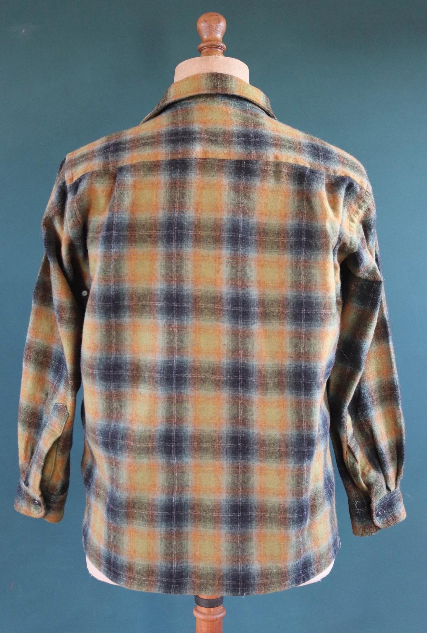 Vintage 1960s 60s 1970s 70s green blue black shadow plaid wool shirt Penneys Towncraft 45” chest loop collar