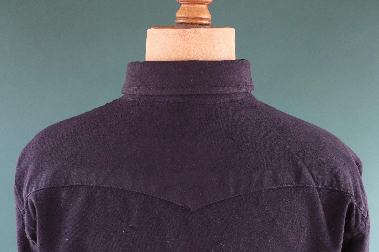 Vintage 1960s 60s Duke’s of Houston Texas plain navy blue wool gabardine Western cowboy shirt 50" chest rockabilly country