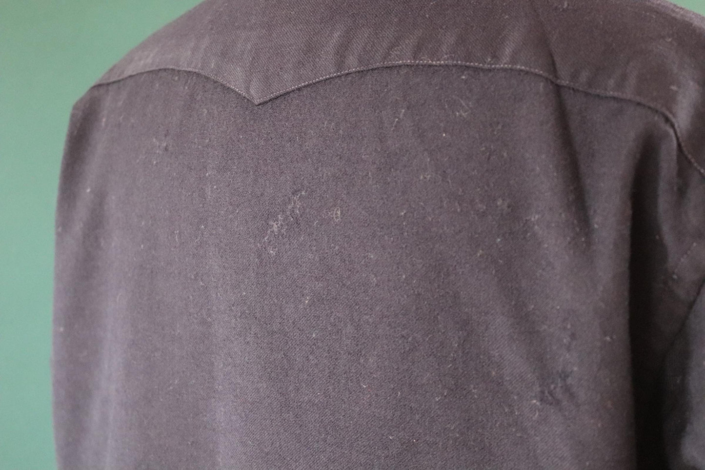 Vintage 1960s 60s Duke’s of Houston Texas plain navy blue wool gabardine Western cowboy shirt 50" chest rockabilly country