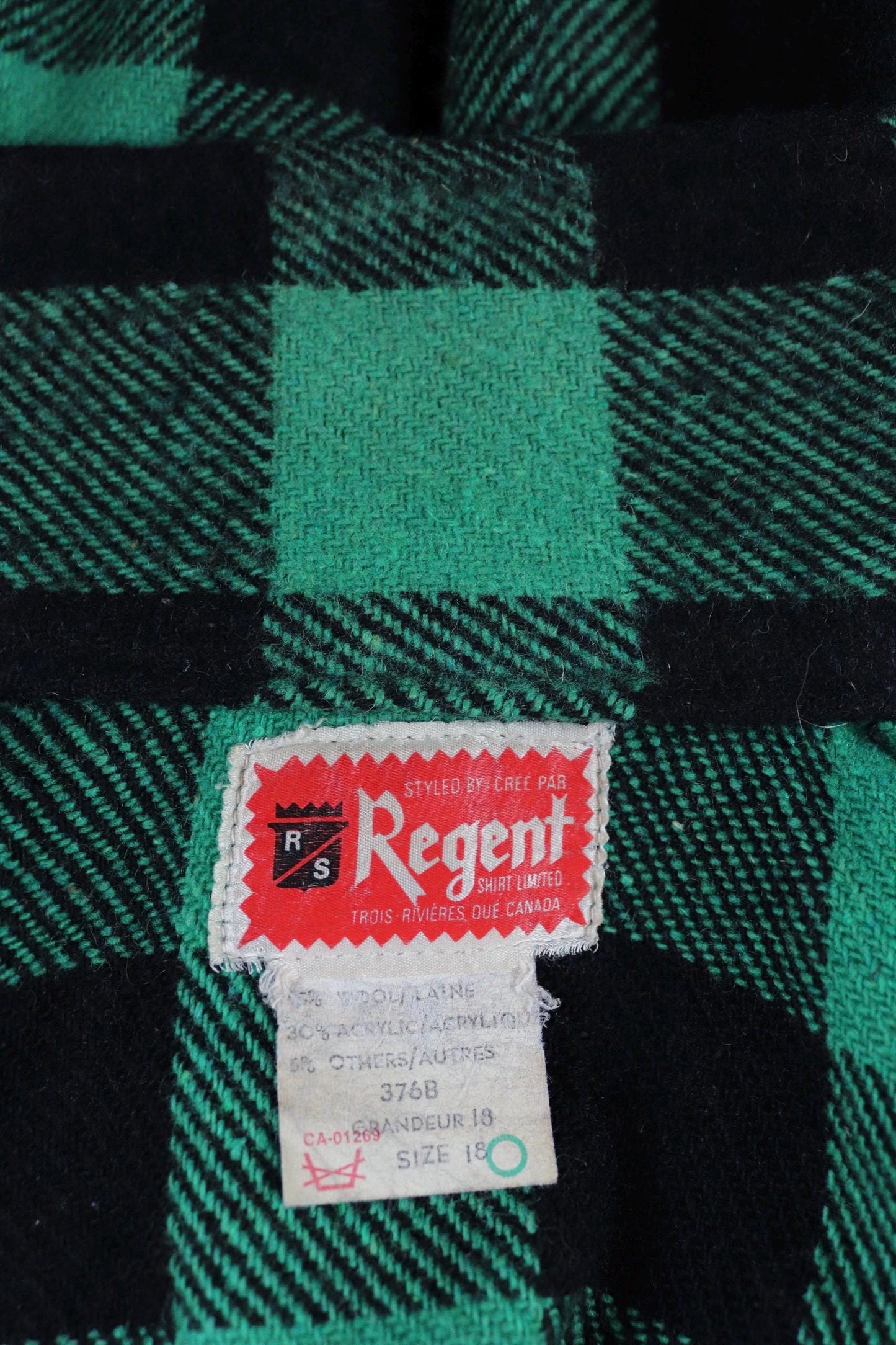 Vintage 1970s 70s green black buffalo plaid thick wool shirt Regal made in Canada 40” chest hunting camping workwear hunting logger
