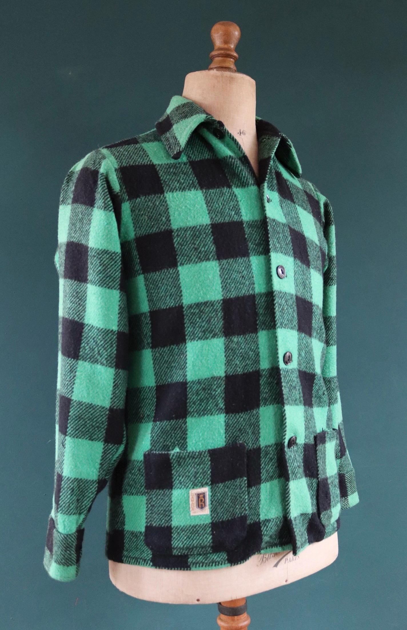 Vintage 1970s 70s green black buffalo plaid thick wool shirt Regal made in Canada 40” chest hunting camping workwear hunting logger