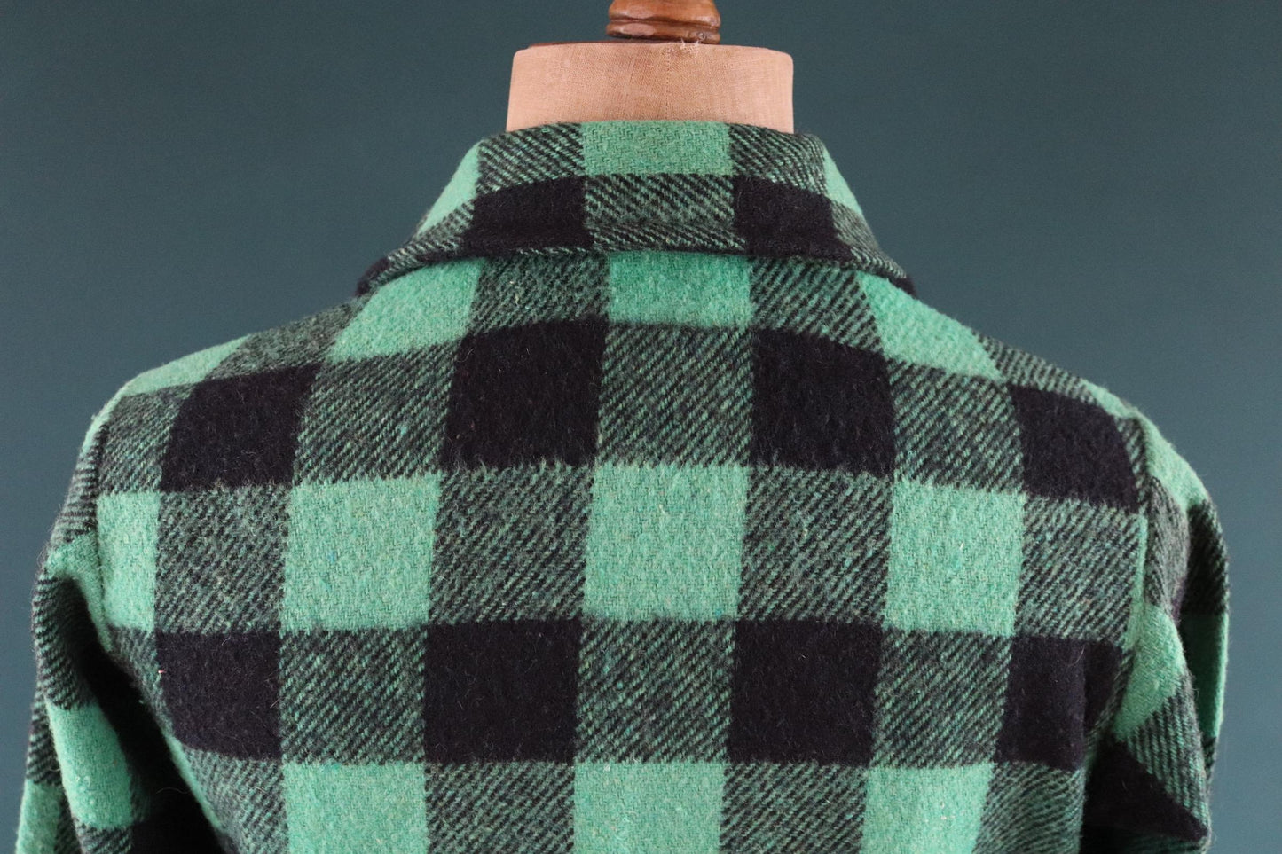 Vintage 1970s 70s green black buffalo plaid thick wool shirt Regal made in Canada 40” chest hunting camping workwear hunting logger