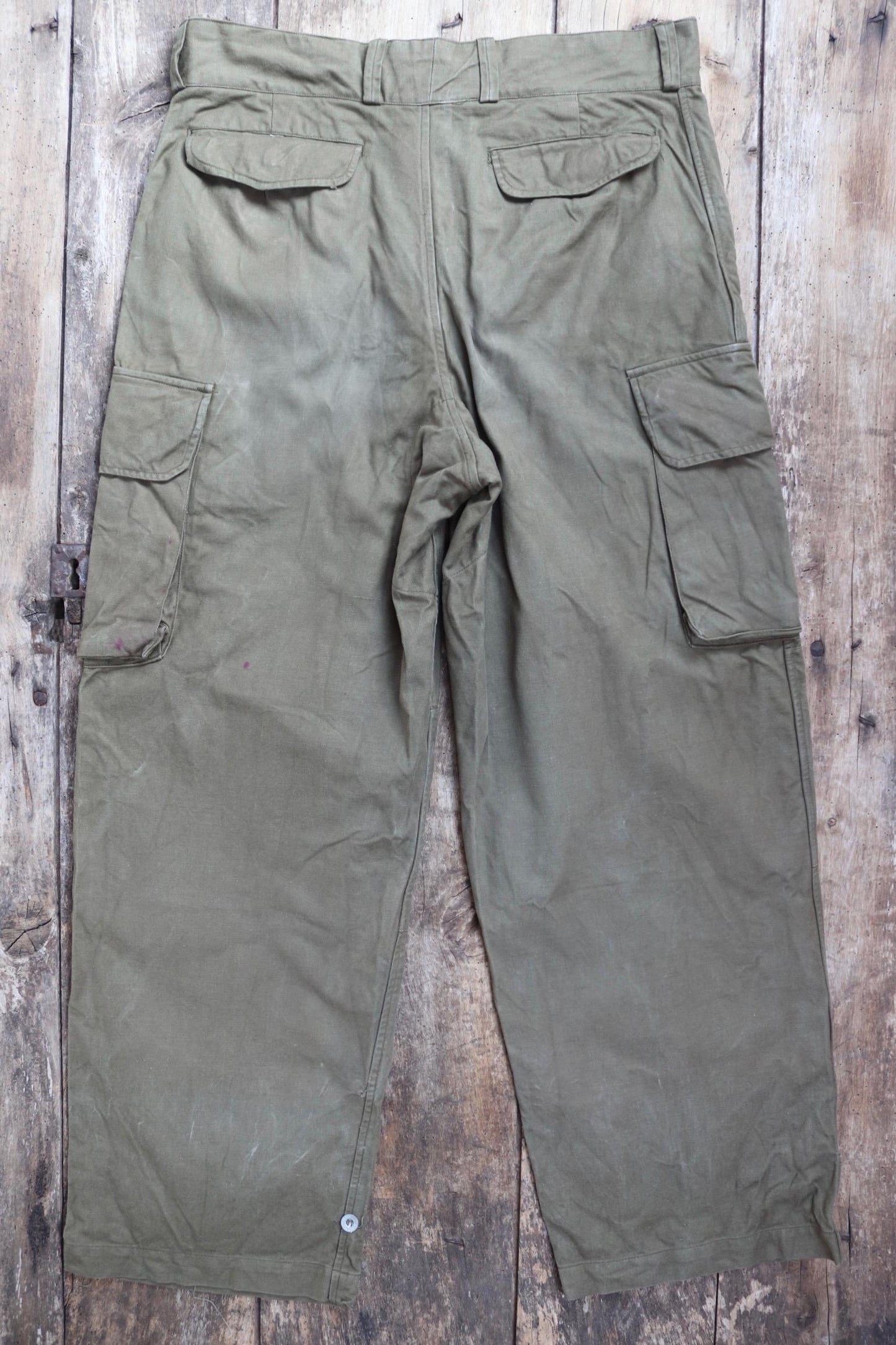 Vintage French workwear cargo pants trousers M47 M-47 khaki green cotton overalls army military 36” x 31” work chore 1940s 1950s