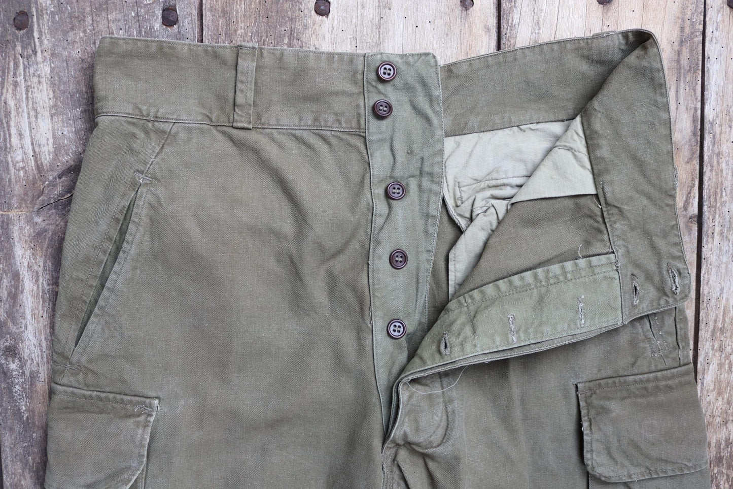 Vintage French workwear trousers cargo pants M47 M-47 French khaki green cotton overalls army military 35” x 29” 1940s 1950s work chore